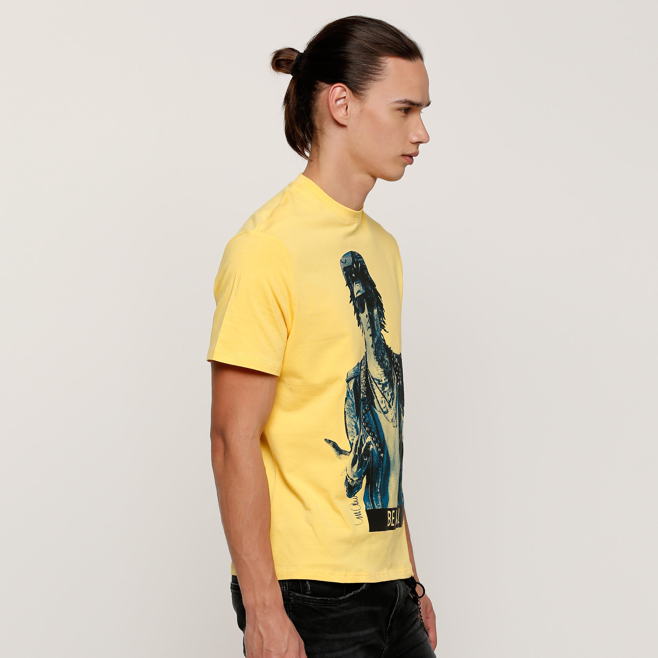 تيشيرت رجالي بياقة مستديرة وأكمام قصيرة مع طبعات ويز خليفة من أوفيشيال سيدني مورر -men-clothing-tshirtsandpolos-tshirts-image-3