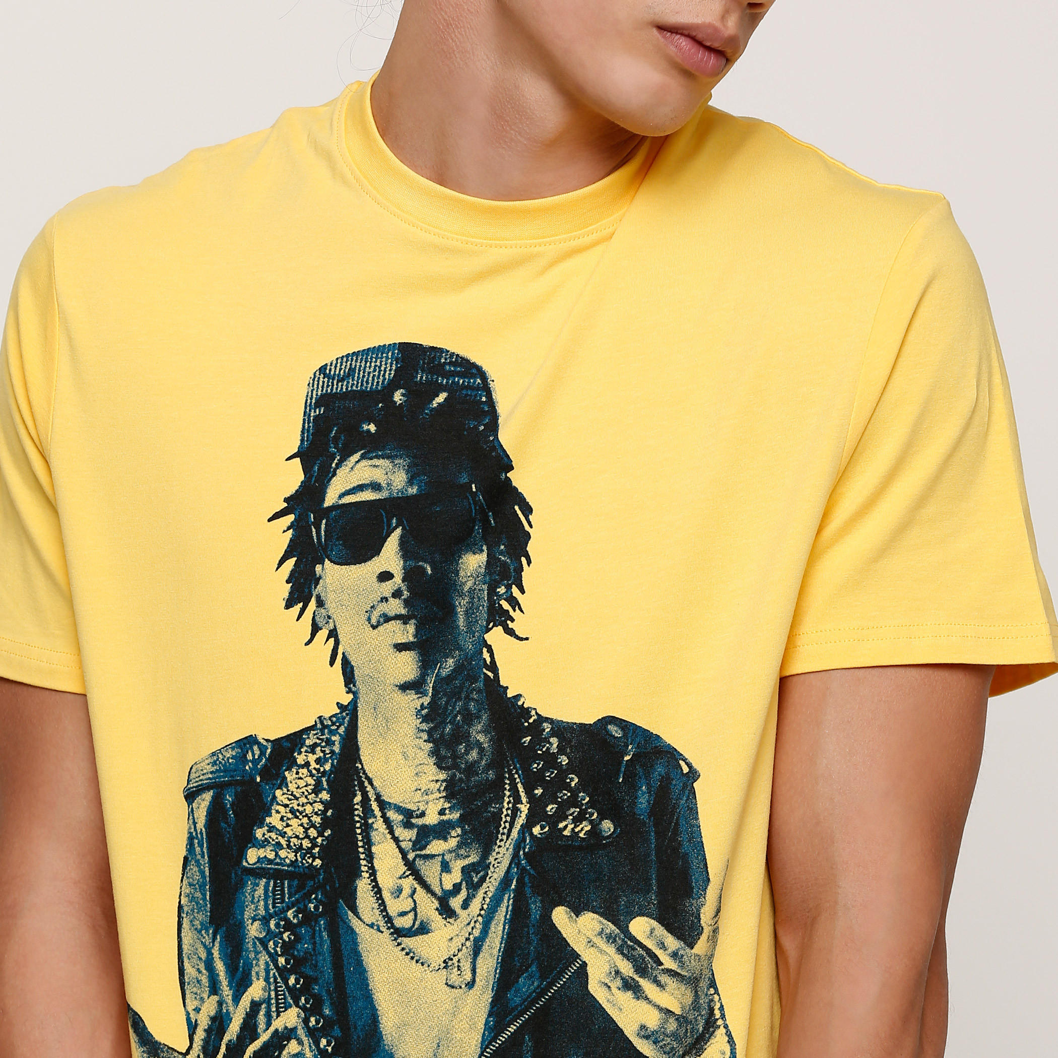 تيشيرت رجالي بياقة مستديرة وأكمام قصيرة مع طبعات ويز خليفة من أوفيشيال سيدني مورر -men-clothing-tshirtsandpolos-tshirts-image-4