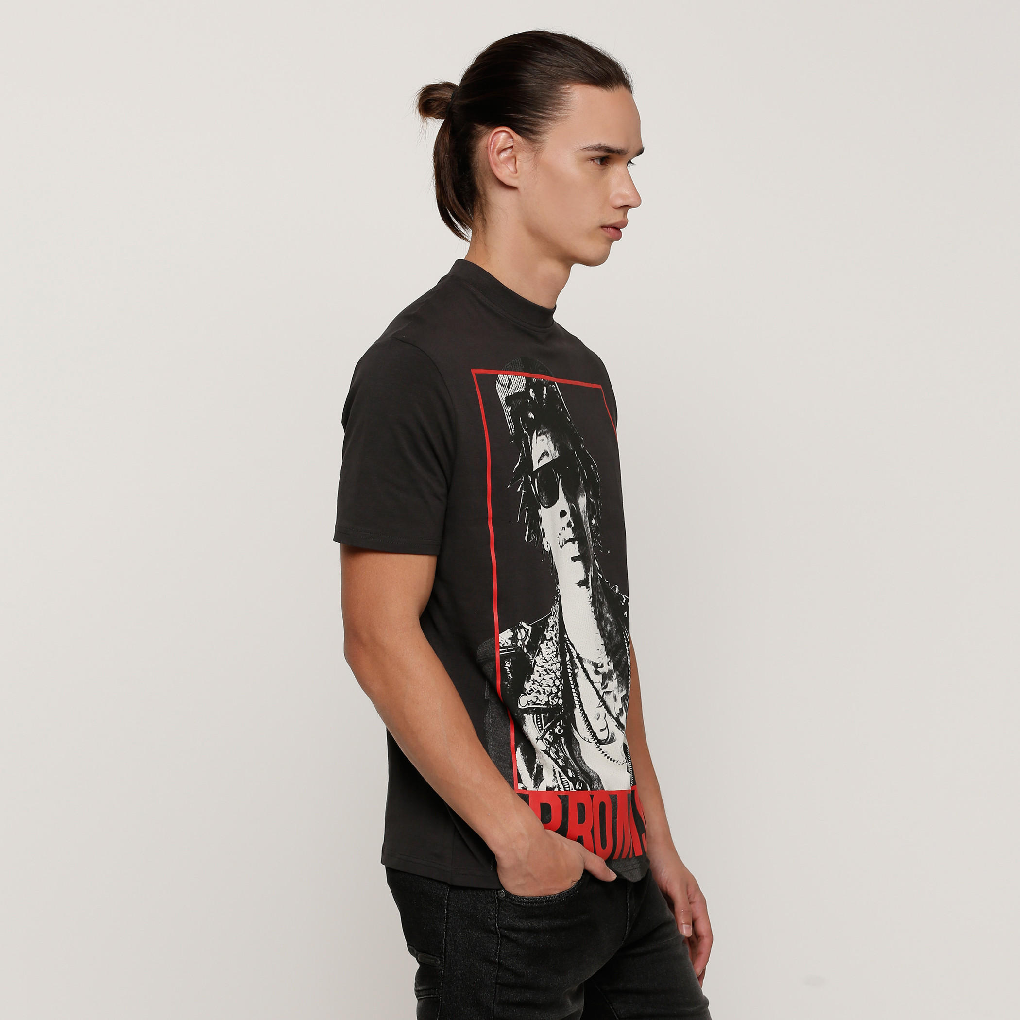 تيشيرت رجالي بياقة مستديرة وأكمام قصيرة مع طبعات ويز خليفة من أوفيشيال سيدني مورر -men-clothing-tshirtsandpolos-tshirts-image-3