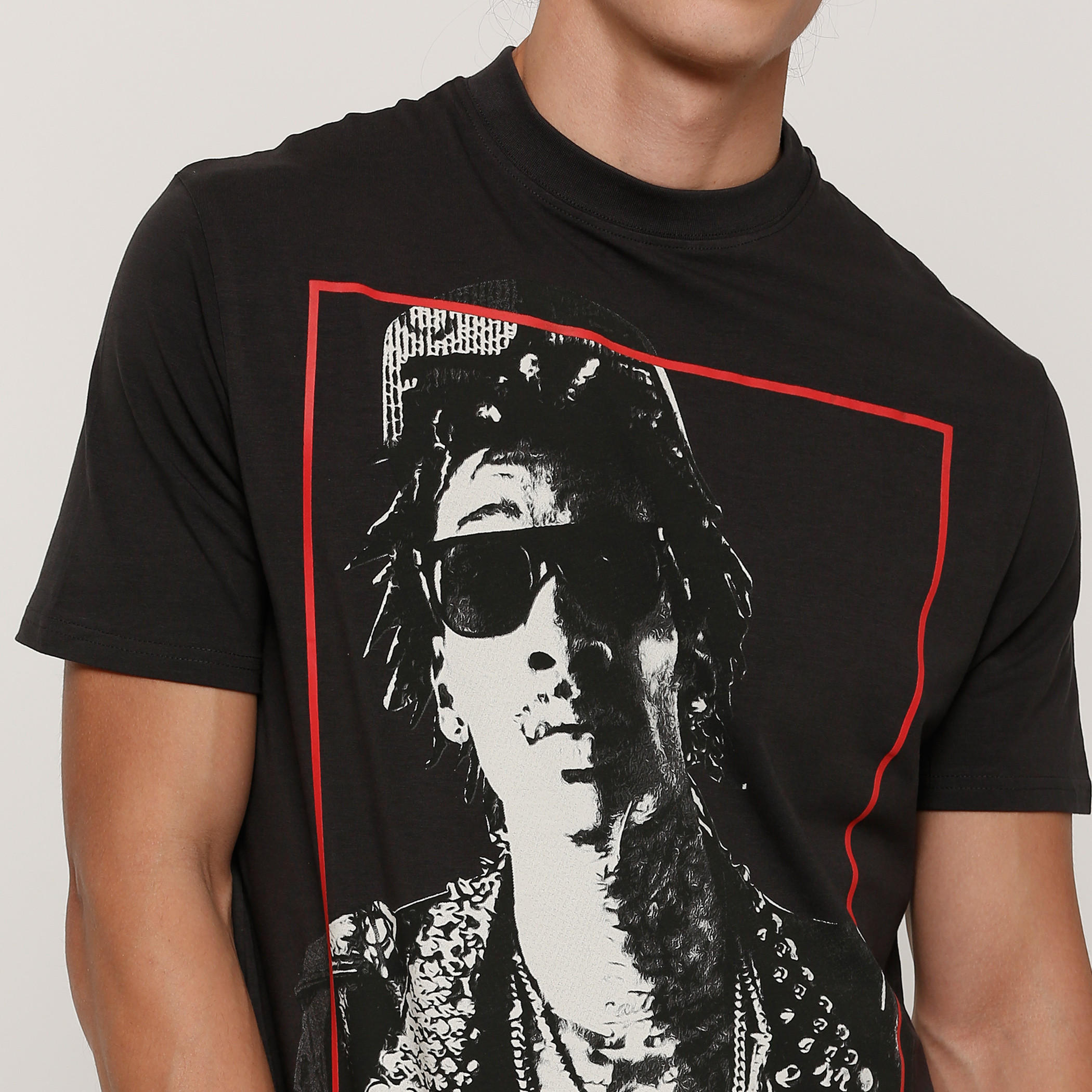 تيشيرت رجالي بياقة مستديرة وأكمام قصيرة مع طبعات ويز خليفة من أوفيشيال سيدني مورر -men-clothing-tshirtsandpolos-tshirts-image-4