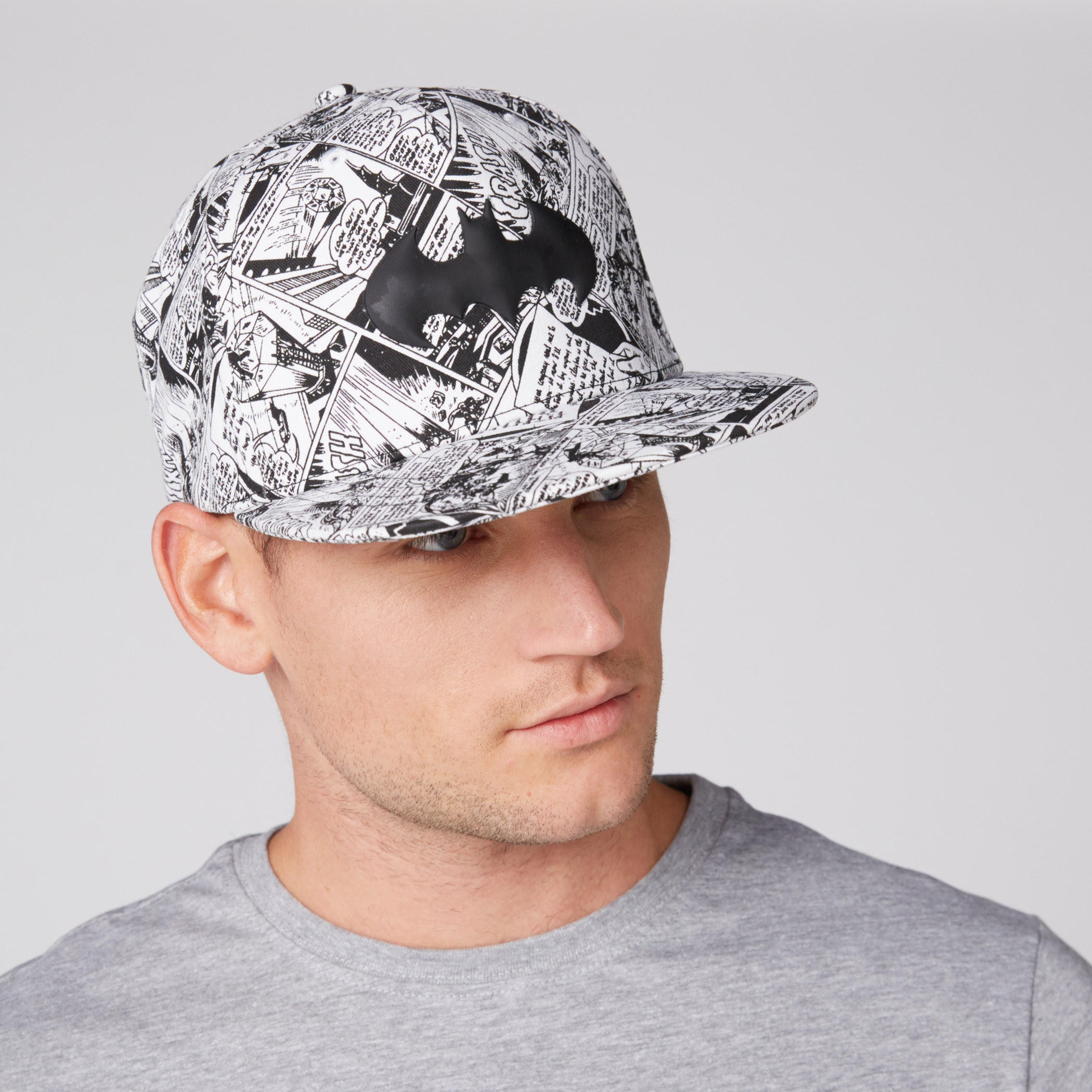 قبعة كاب بطبعات باتمان مع زر كبّاس للإغلاق-men-caps-image-3