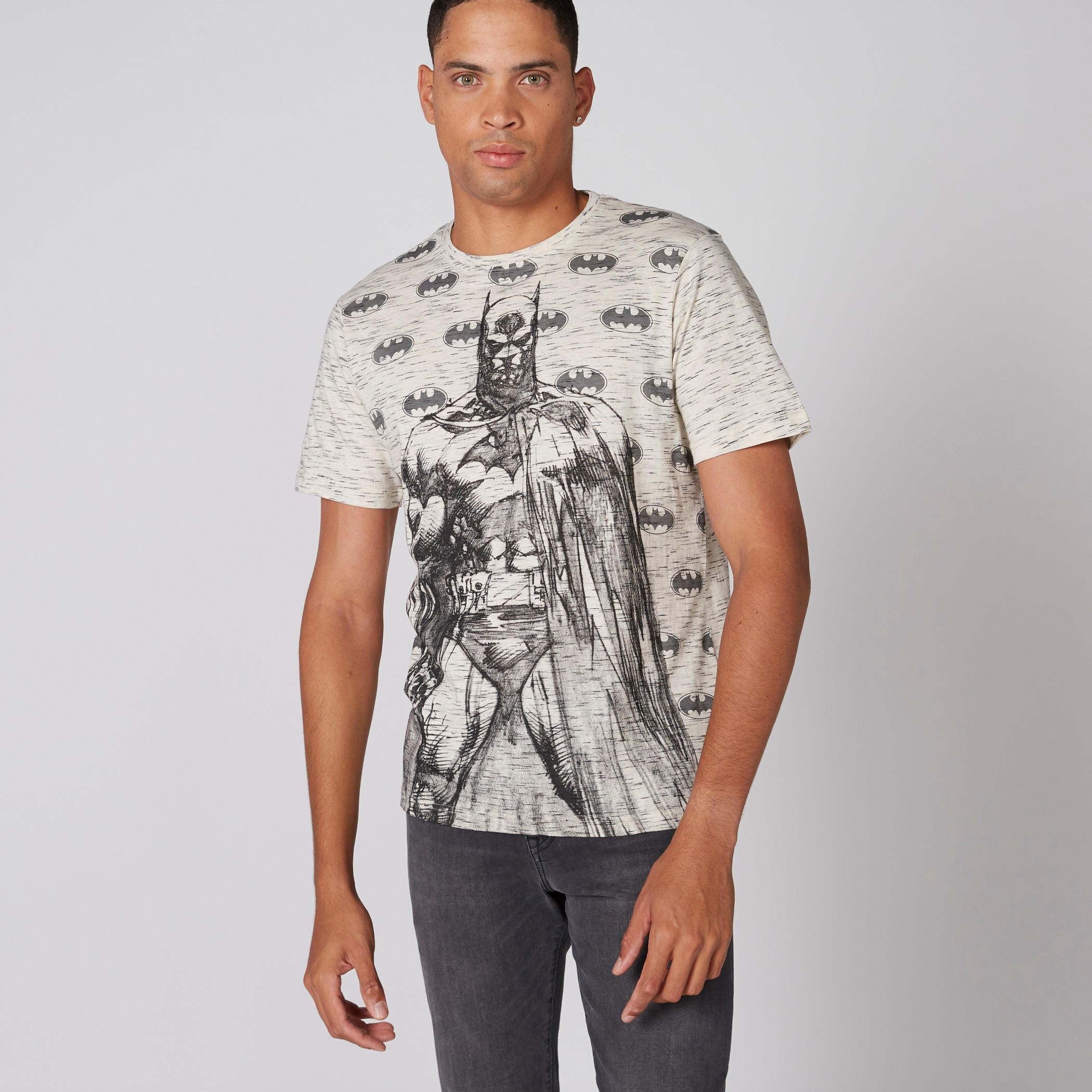 تيشيرت بياقة ضيّقة وأكمام قصيرة وطبعات باتمان-men-clothing-tshirtsandpolos-tshirts-image-3