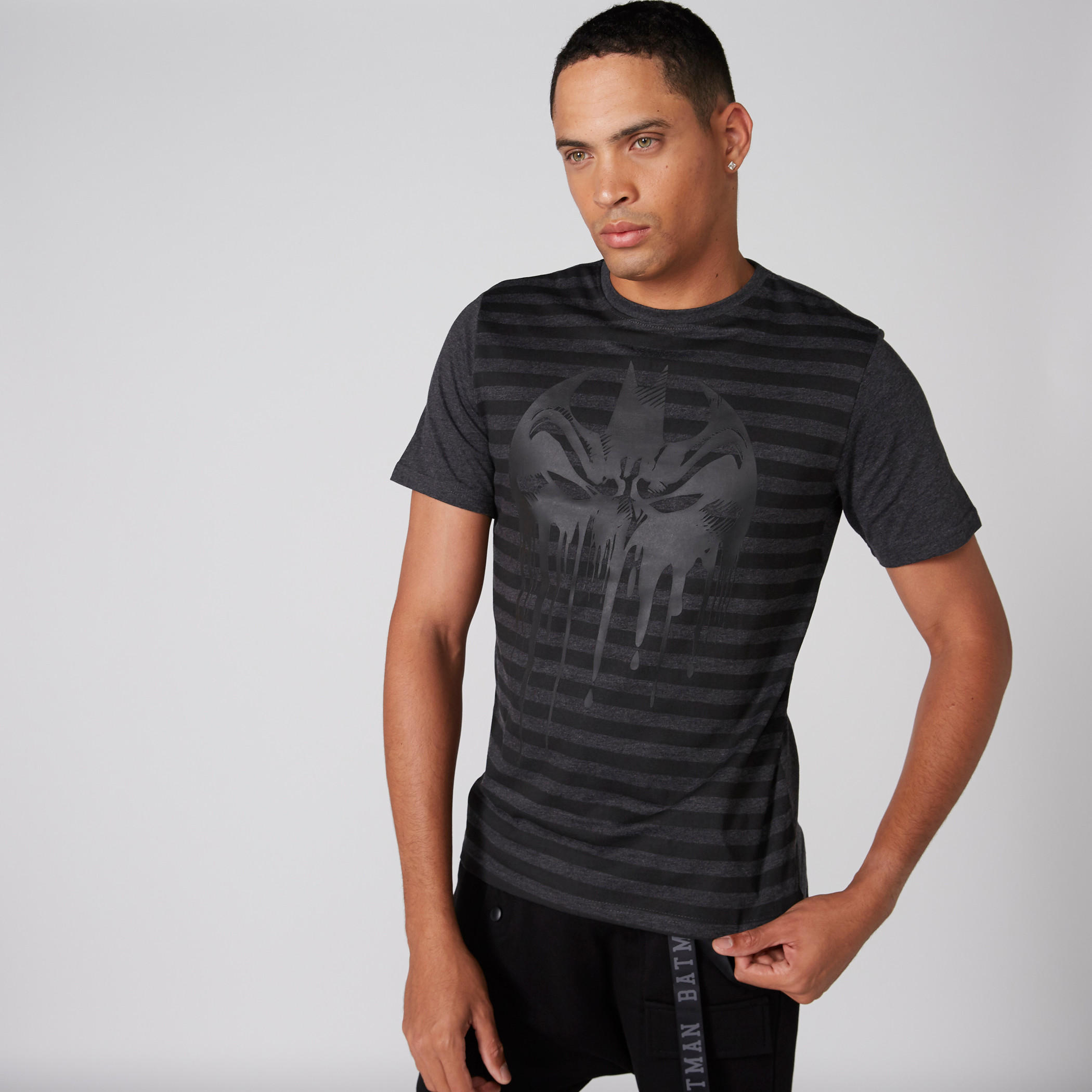 تيشيرت بياقة مستديرة وأكمام قصيرة وطبعات باتمان-men-clothing-tshirtsandpolos-tshirts-image-1