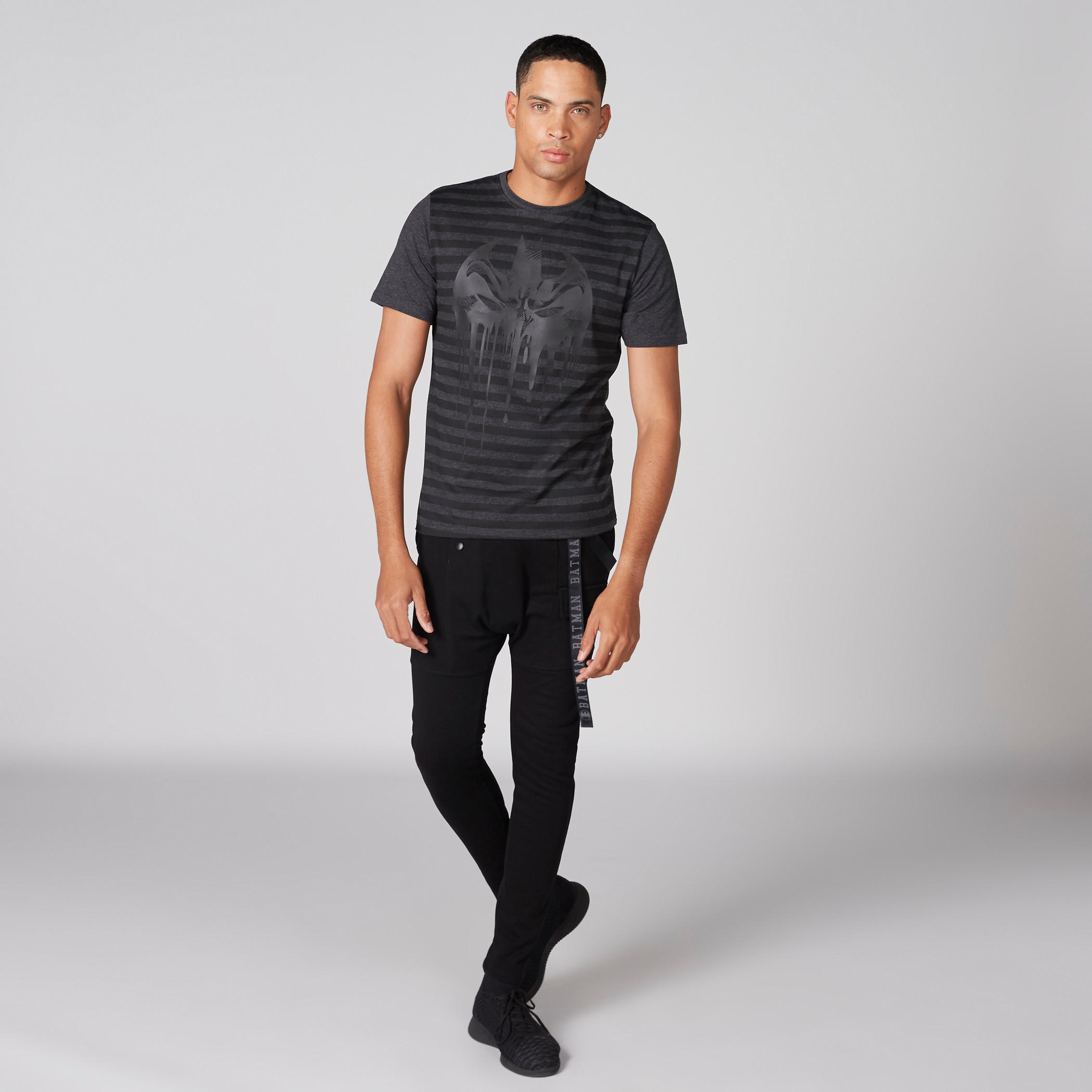 تيشيرت بياقة مستديرة وأكمام قصيرة وطبعات باتمان-men-clothing-tshirtsandpolos-tshirts-image-3