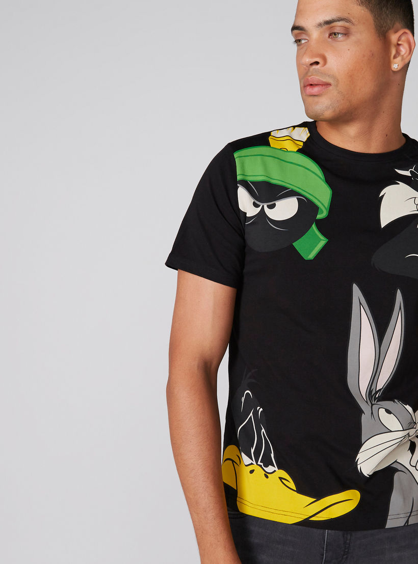 تيشيرت بياقة مستديرة وأكمام قصيرة وطبعات لوني تيونز-men-clothing-tshirtsandpolos-tshirts-image-1