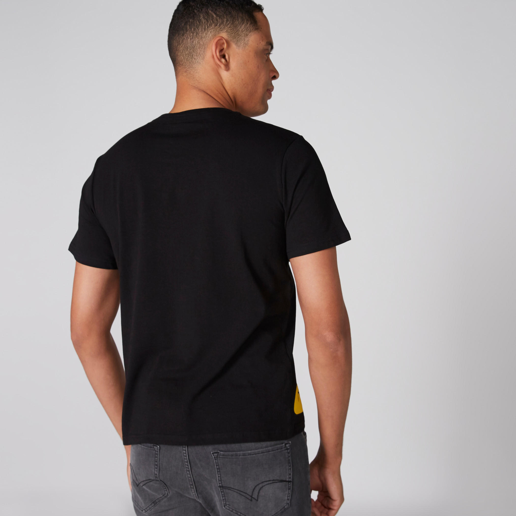 تيشيرت بياقة مستديرة وأكمام قصيرة وطبعات لوني تيونز-men-clothing-tshirtsandpolos-tshirts-image-2