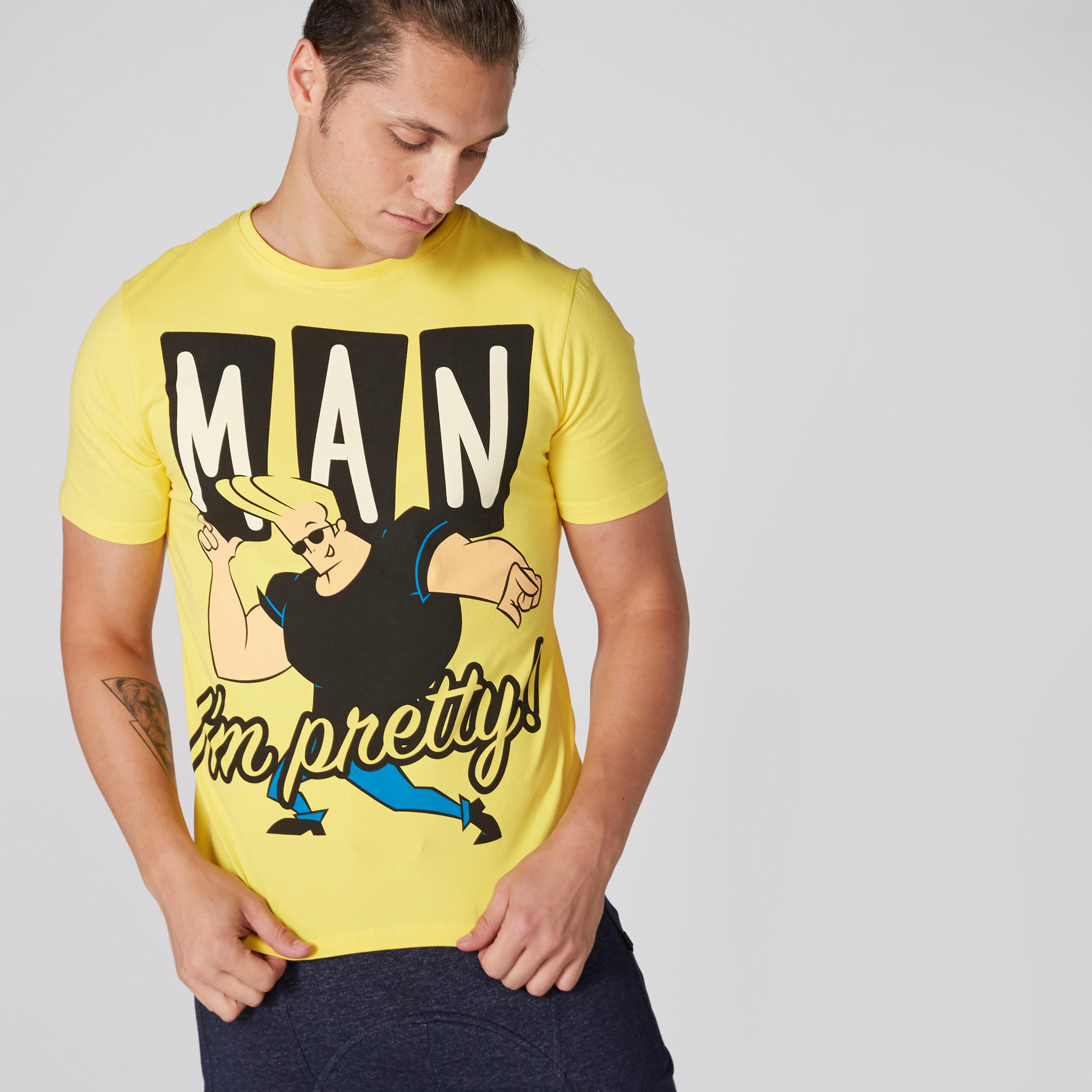 تيشيرت بياقة مستديرة وأكمام قصيرة وطبعات جوني برافو-men-clothing-tshirtsandpolos-tshirts-image-1