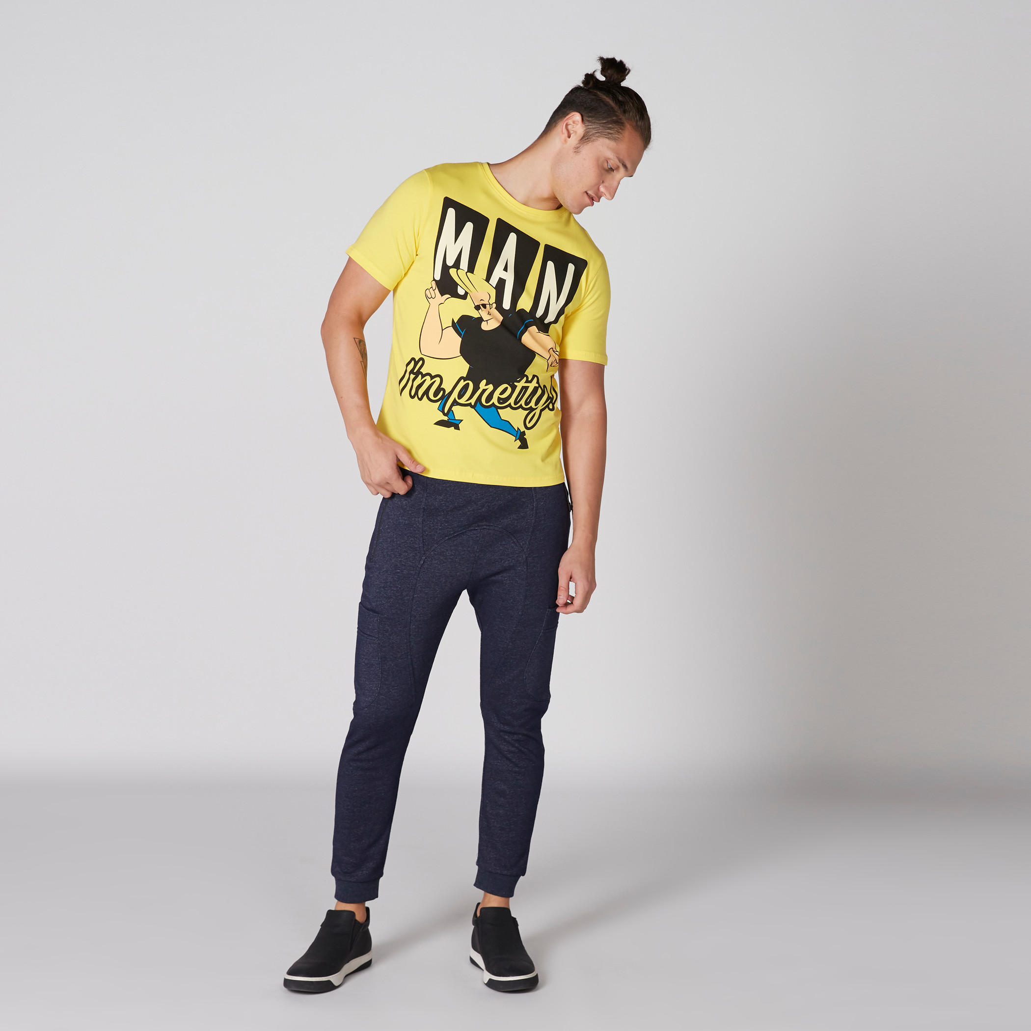 تيشيرت بياقة مستديرة وأكمام قصيرة وطبعات جوني برافو-men-clothing-tshirtsandpolos-tshirts-image-3