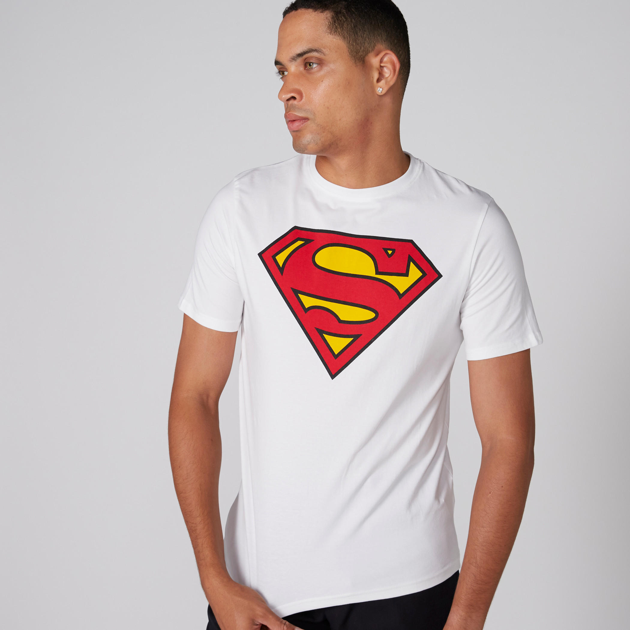 تيشيرت بأكمام قصيرة وياقة ضيقة وطبعات جرافيك سوبرمان-men-clothing-tshirtsandpolos-tshirts-image-3