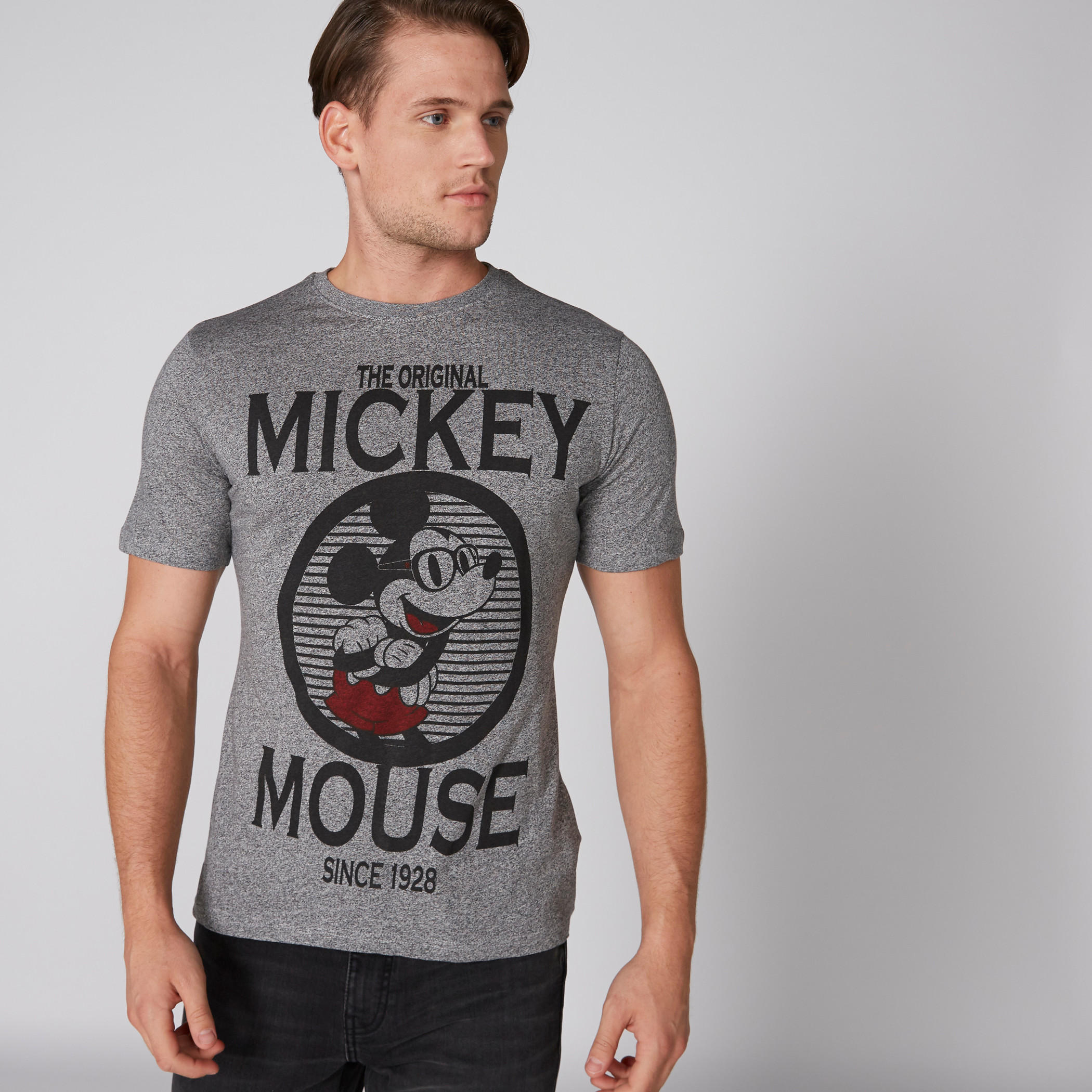 تيشيرت بياقة ضيّقة وأكمام قصيرة وطبعات ميكي ماوس-men-clothing-tshirtsandpolos-tshirts-image-1