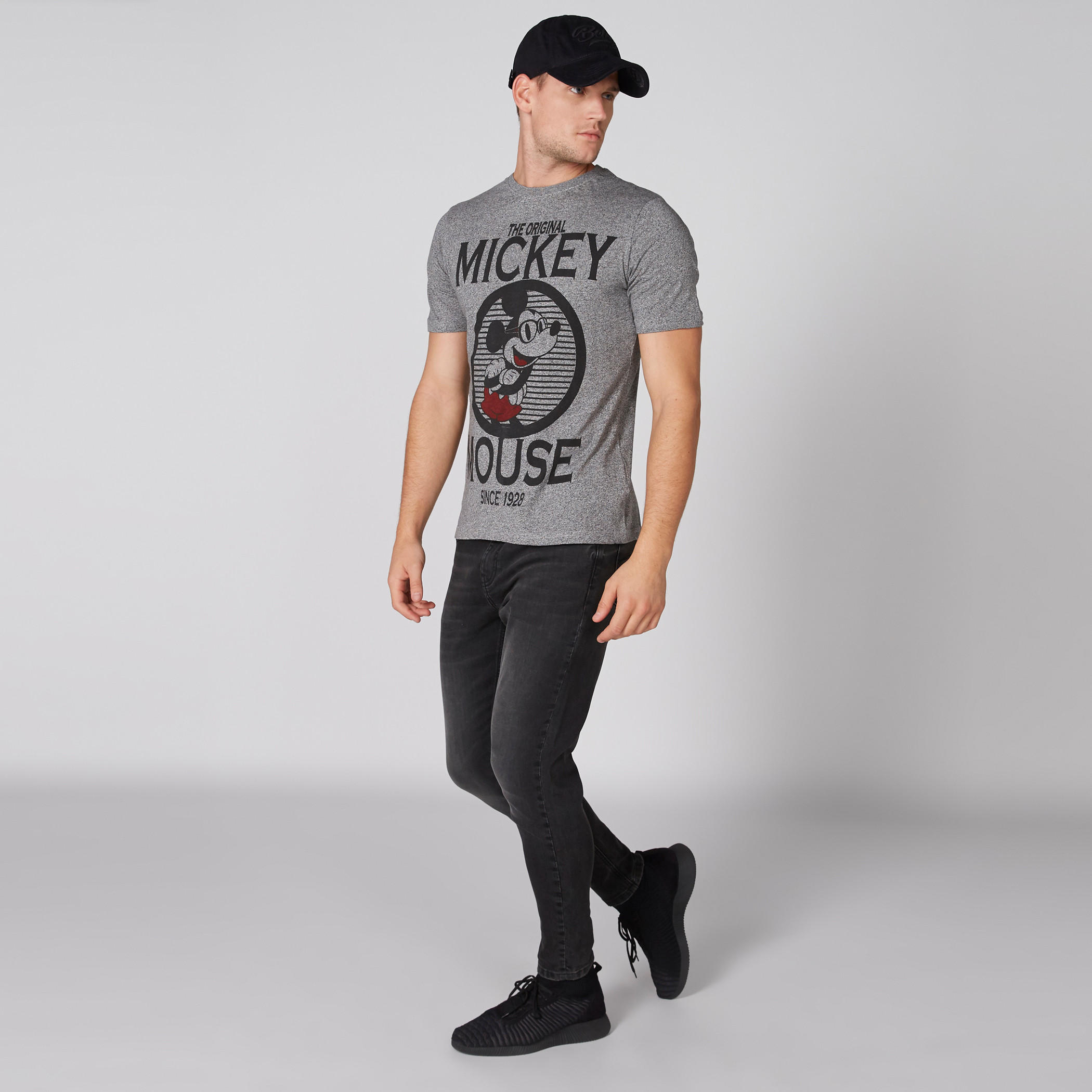تيشيرت بياقة ضيّقة وأكمام قصيرة وطبعات ميكي ماوس-men-clothing-tshirtsandpolos-tshirts-image-3