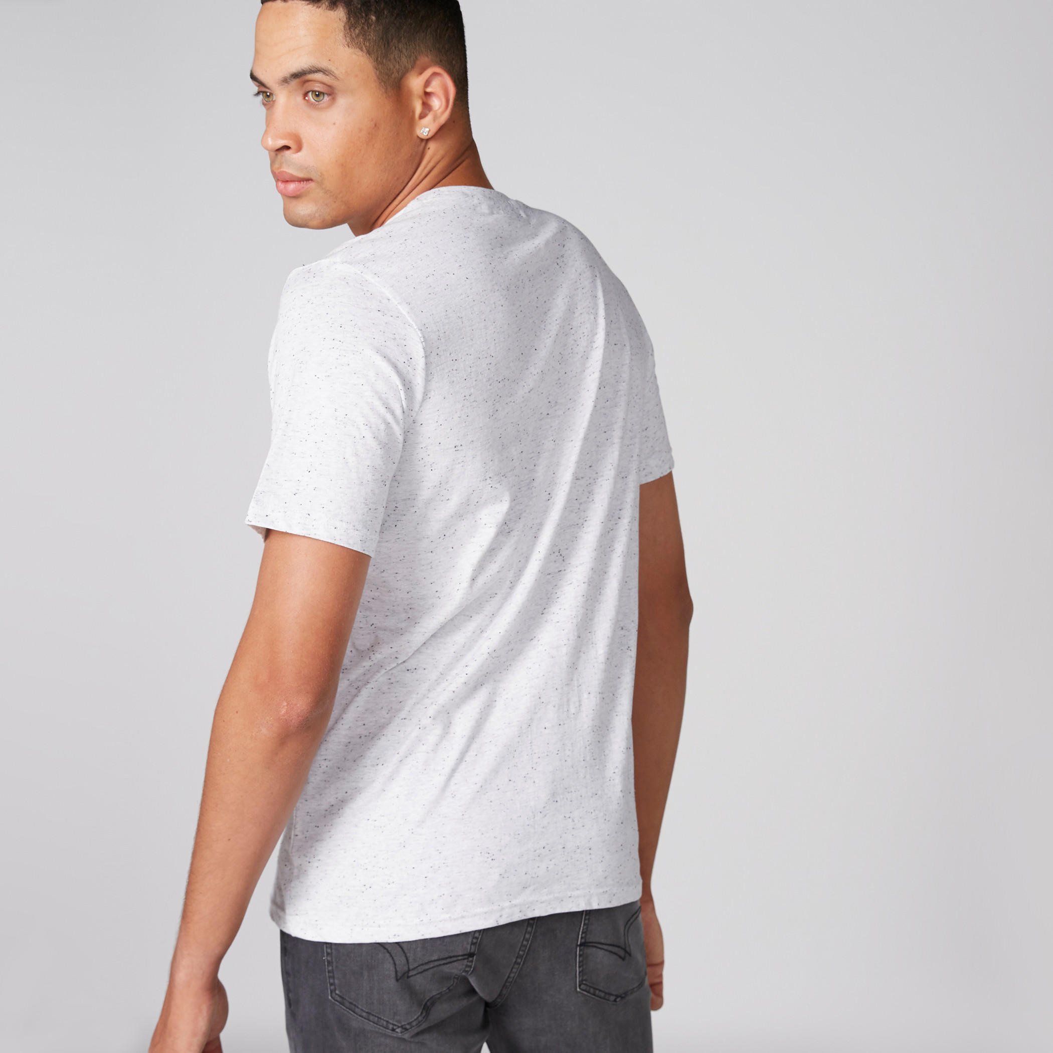 تيشيرت بياقة مستديرة وأكمام قصيرة وطبعات ميكي ماوس-men-clothing-tshirtsandpolos-tshirts-image-2