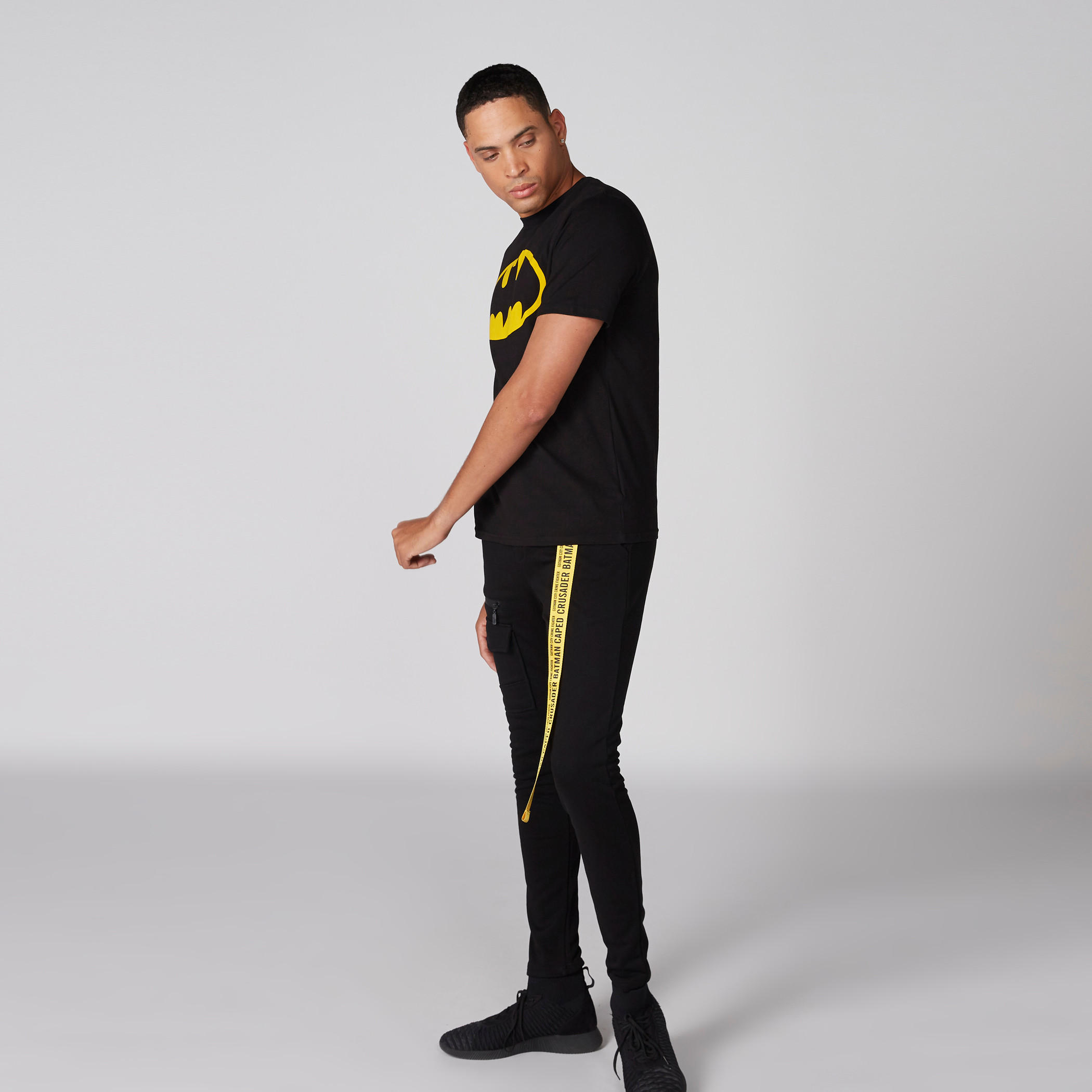 تيشيرت بياقة مستديرة وأكمام قصيرة وطبعات باتمان-men-clothing-tshirtsandpolos-tshirts-image-3