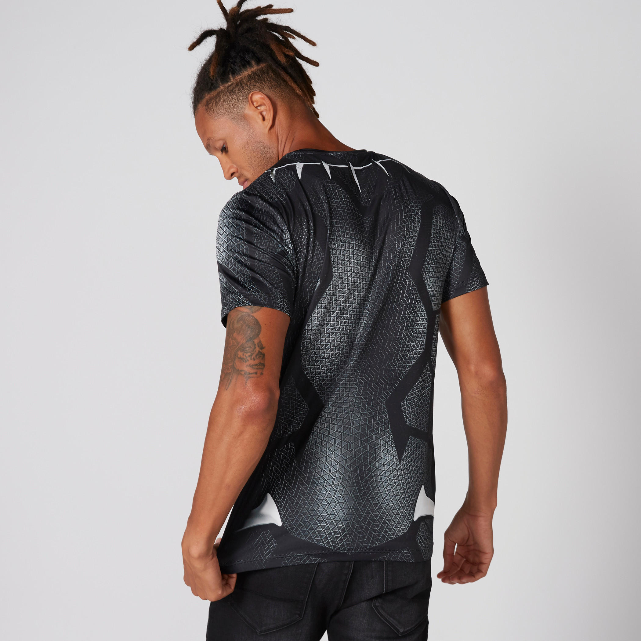 تيشيرت بلاك بانثر بياقة وأكمام قصيرة-men-clothing-tshirtsandpolos-tshirts-image-2