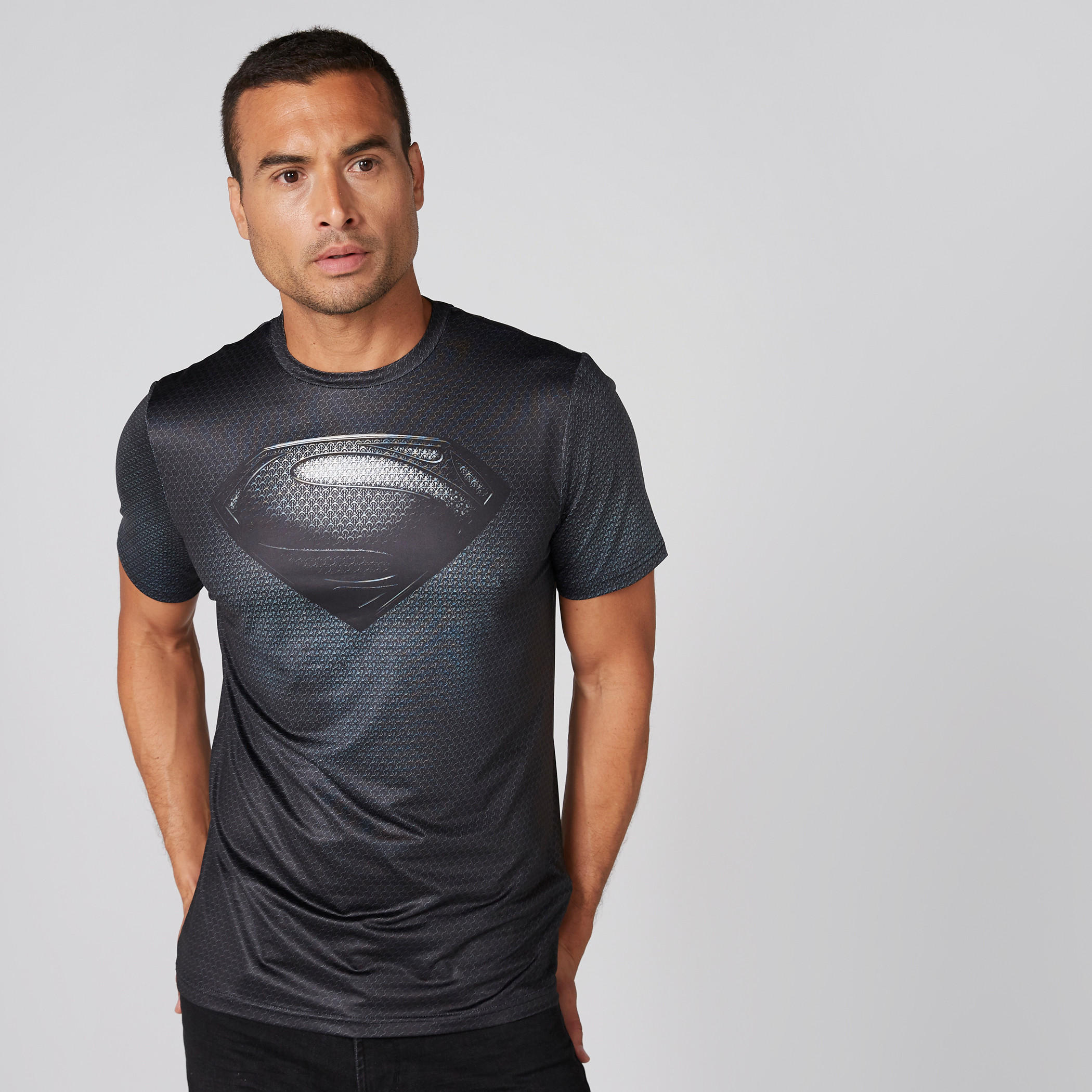 تيشيرت بياقة مستديرة وأكمام قصيرة وطبعات سوبرمان-men-clothing-shirts-image-3