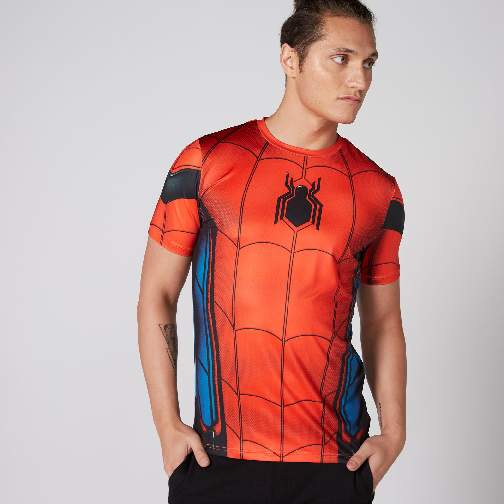 تيشيرت بياقة مستديرة وأكمام قصيرة وطبعات سبايدرمان-men-clothing-tshirtsandpolos-tshirts-image-1