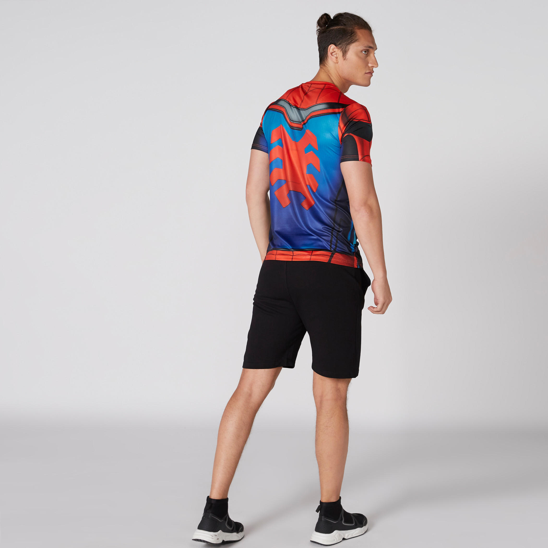 تيشيرت بياقة مستديرة وأكمام قصيرة وطبعات سبايدرمان-men-clothing-tshirtsandpolos-tshirts-image-3