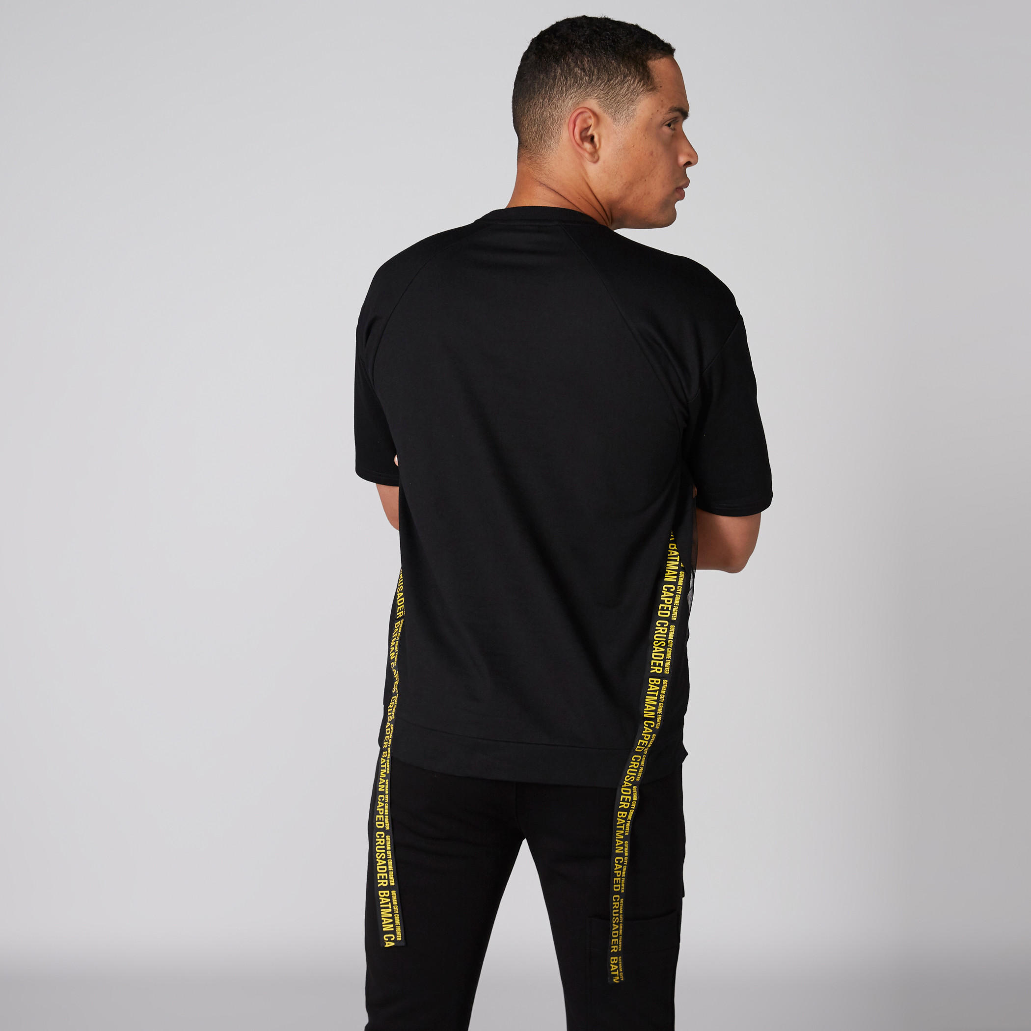 تيشيرت بياقة مستديرة وأكمام قصيرة وطبعات باتمان-men-clothing-tshirtsandpolos-tshirts-image-2