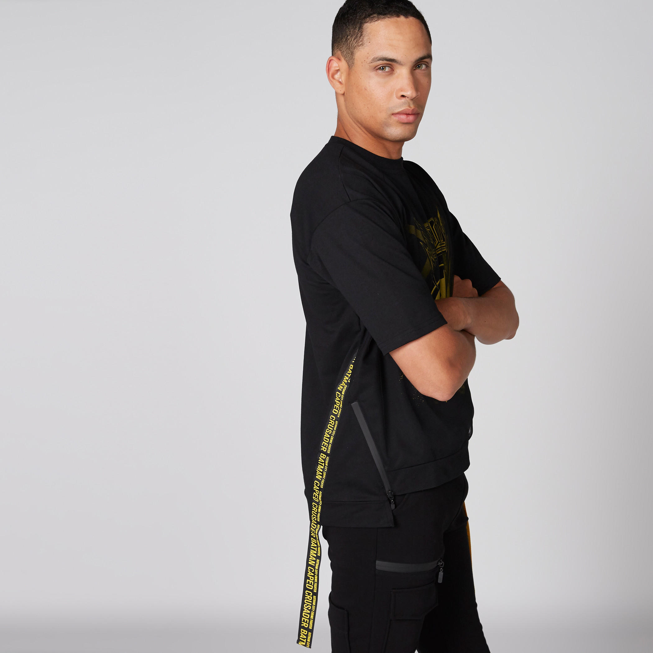 تيشيرت بياقة مستديرة وأكمام قصيرة وطبعات باتمان-men-clothing-tshirtsandpolos-tshirts-image-4