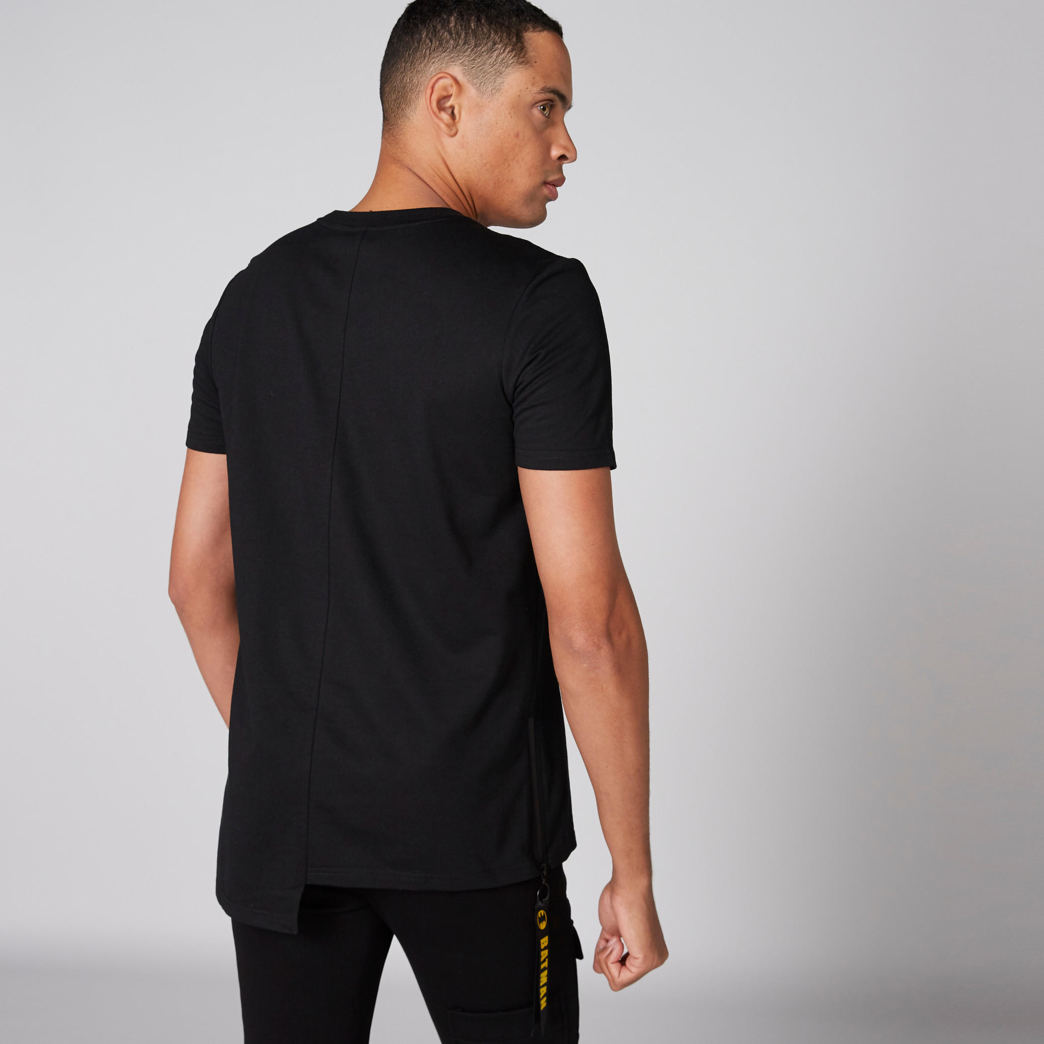 تيشيرت بياقة مستديرة وأكمام قصيرة وطبعات باتمان-men-clothing-tshirtsandpolos-tshirts-image-2
