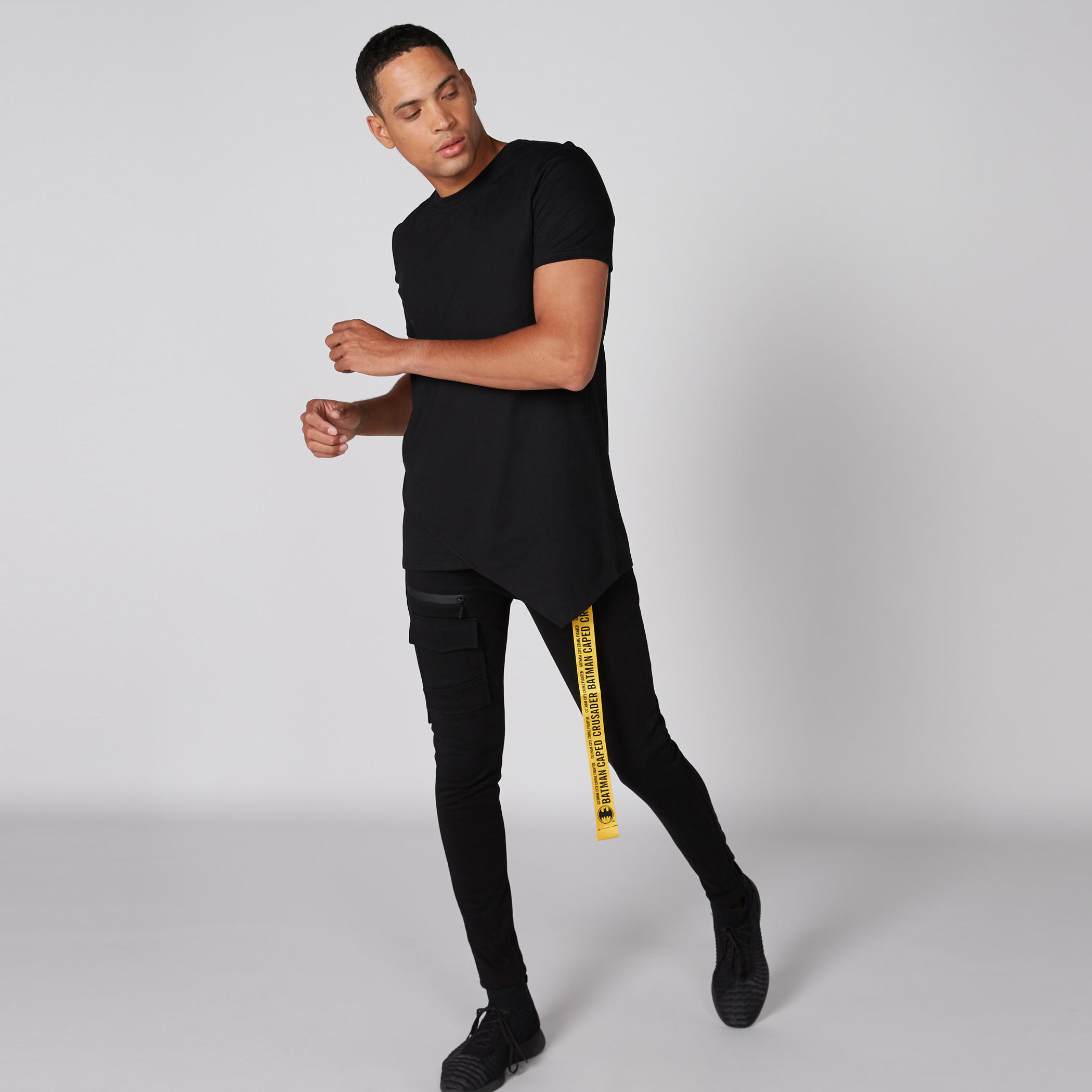 تيشيرت بياقة مستديرة وأكمام قصيرة وطبعات باتمان-men-clothing-tshirtsandpolos-tshirts-image-3