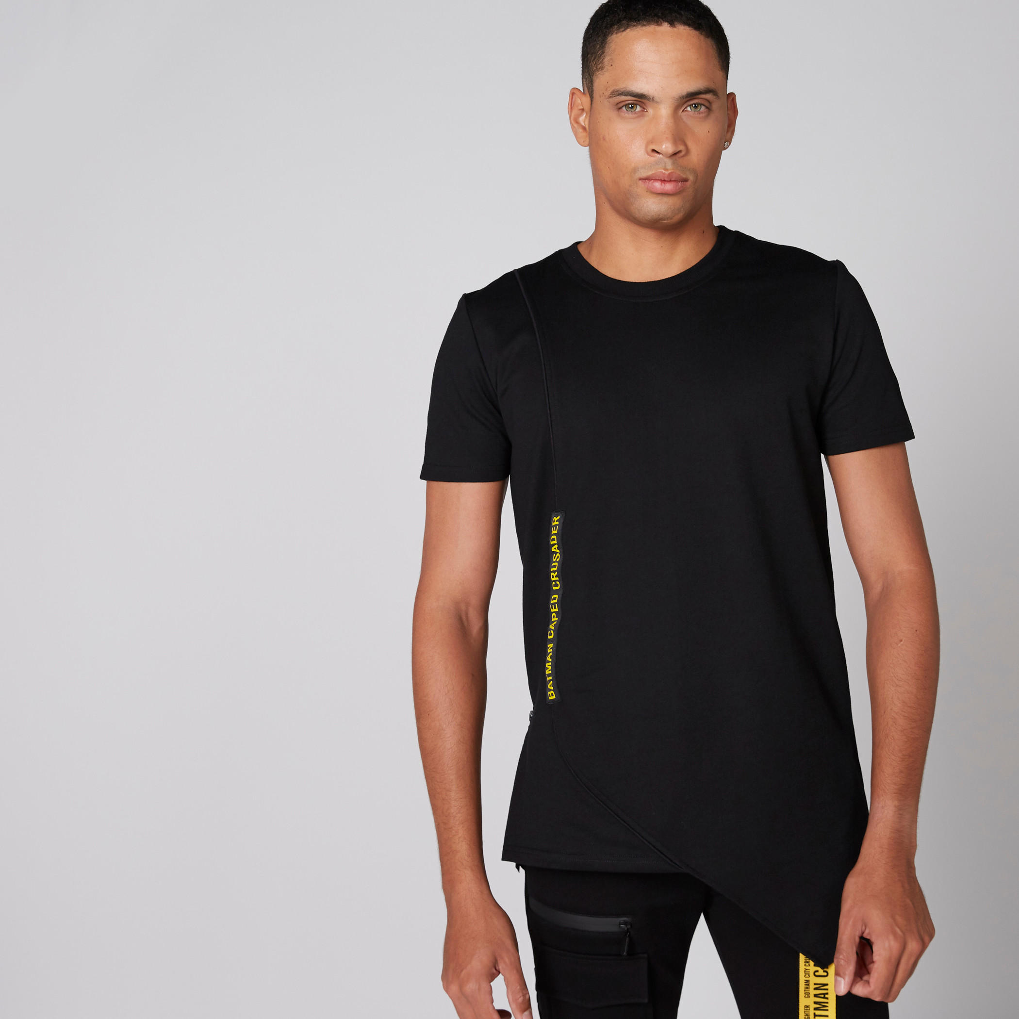 تيشيرت بياقة مستديرة وأكمام قصيرة وطبعات باتمان-men-clothing-tshirtsandpolos-tshirts-image-4