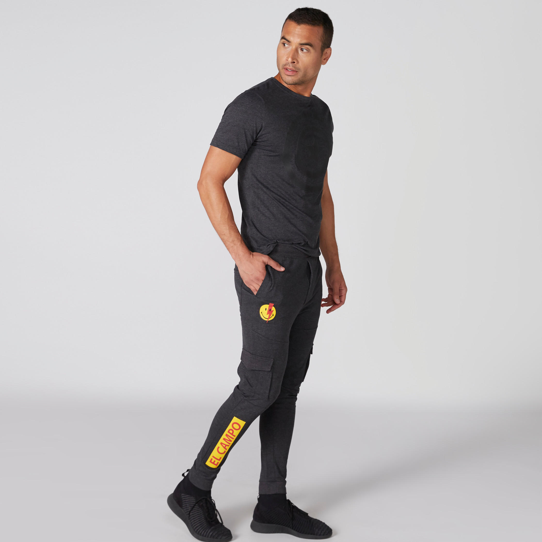 تيشيرت بياقة مستديرة وأكمام قصيرة وطبعات كابتن أمريكا-men-clothing-tshirtsandpolos-tshirts-image-3