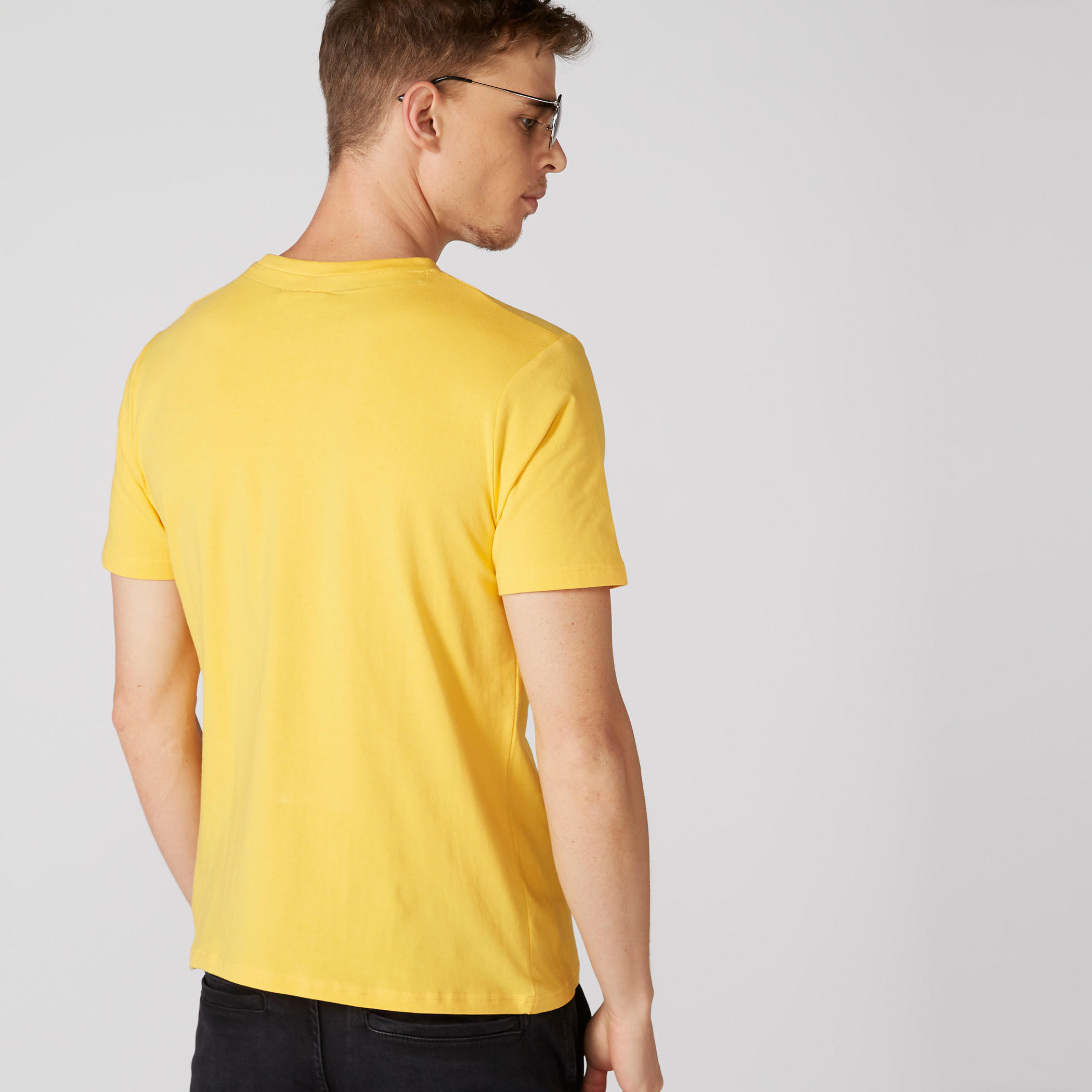 تيشيرت بياقة ضيّقة وأكمام قصيرة وطبعات باتمان-men-clothing-tshirtsandpolos-tshirts-image-2