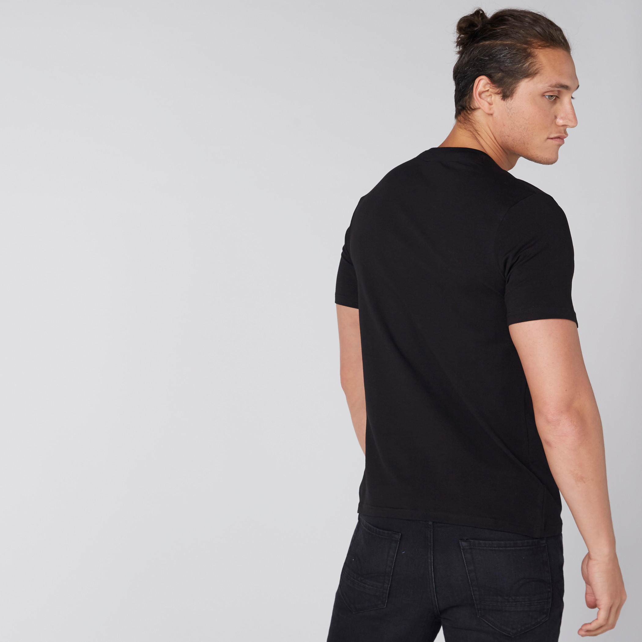 تيشيرت بياقة ضيّقة وأكمام قصيرة وطبعات سوبرمان-men-clothing-tshirtsandpolos-tshirts-image-2