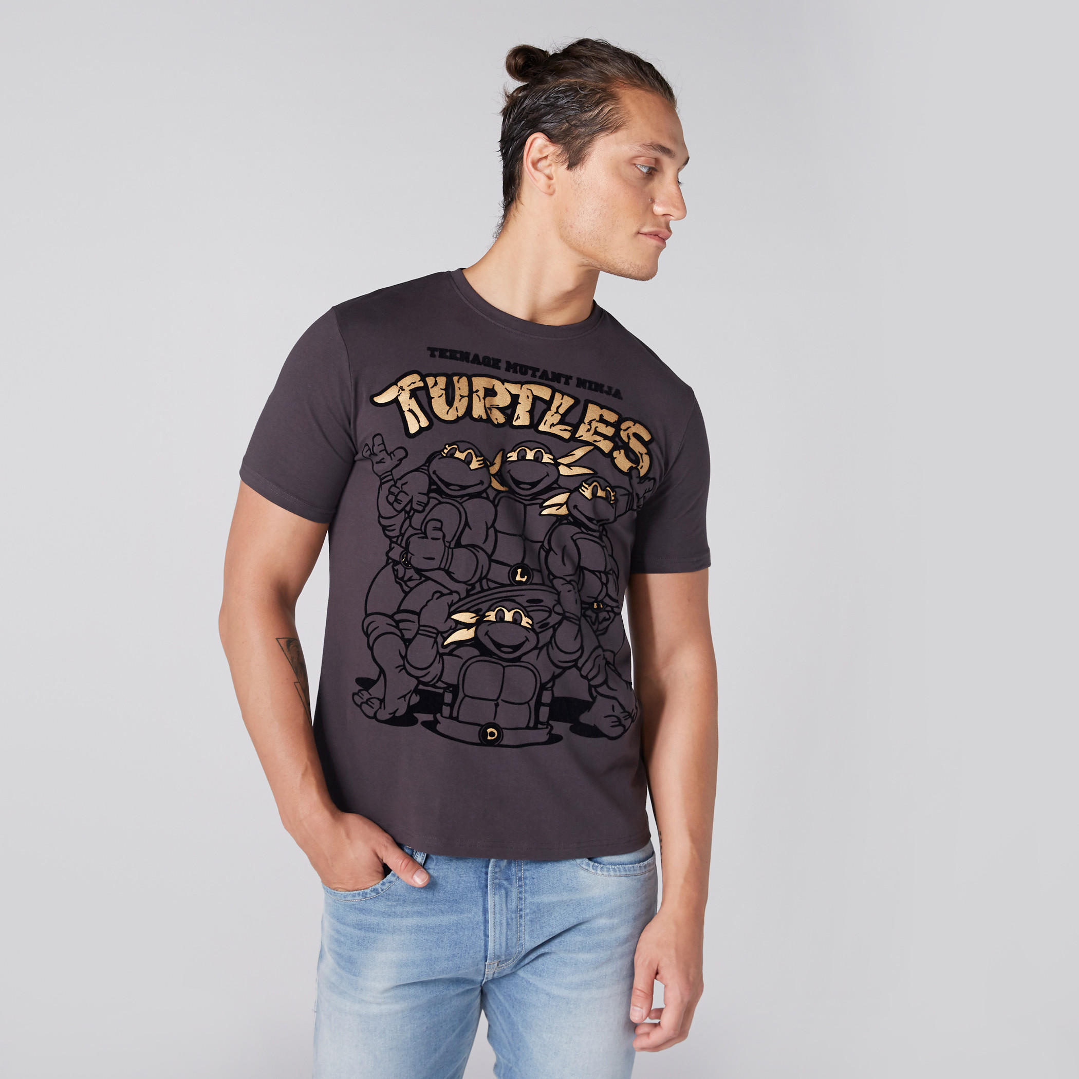 شورت وتيشيرت بطبعات سلاحف النينجا-men-clothing-tshirtsandpolos-tshirts-image-1