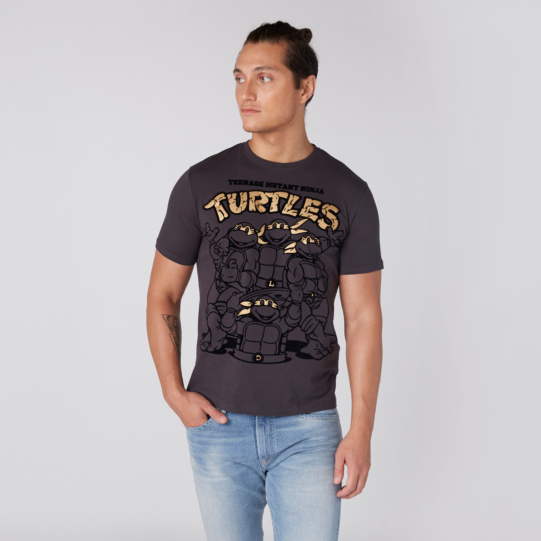 شورت وتيشيرت بطبعات سلاحف النينجا-men-clothing-tshirtsandpolos-tshirts-image-2