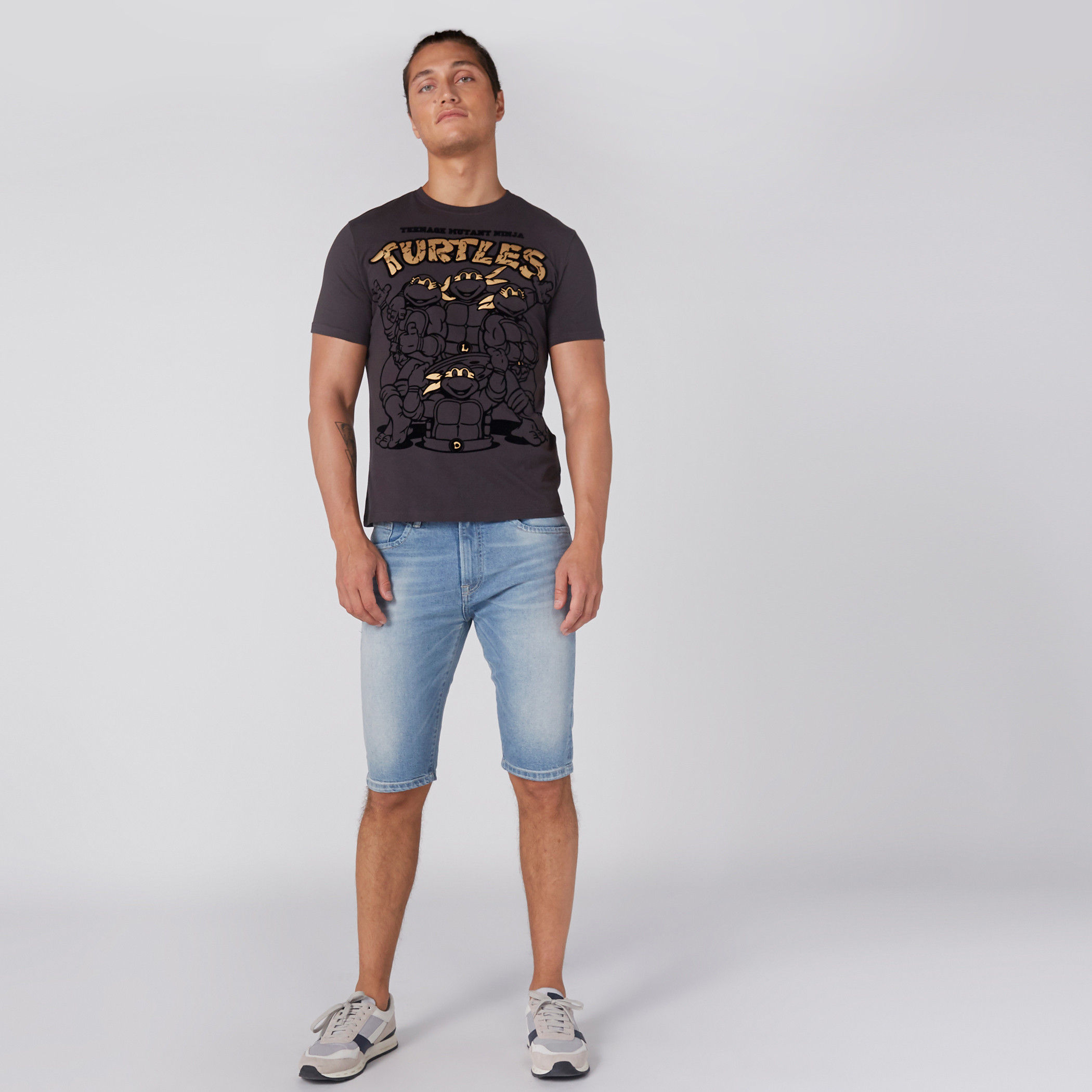 شورت وتيشيرت بطبعات سلاحف النينجا-men-clothing-tshirtsandpolos-tshirts-image-4