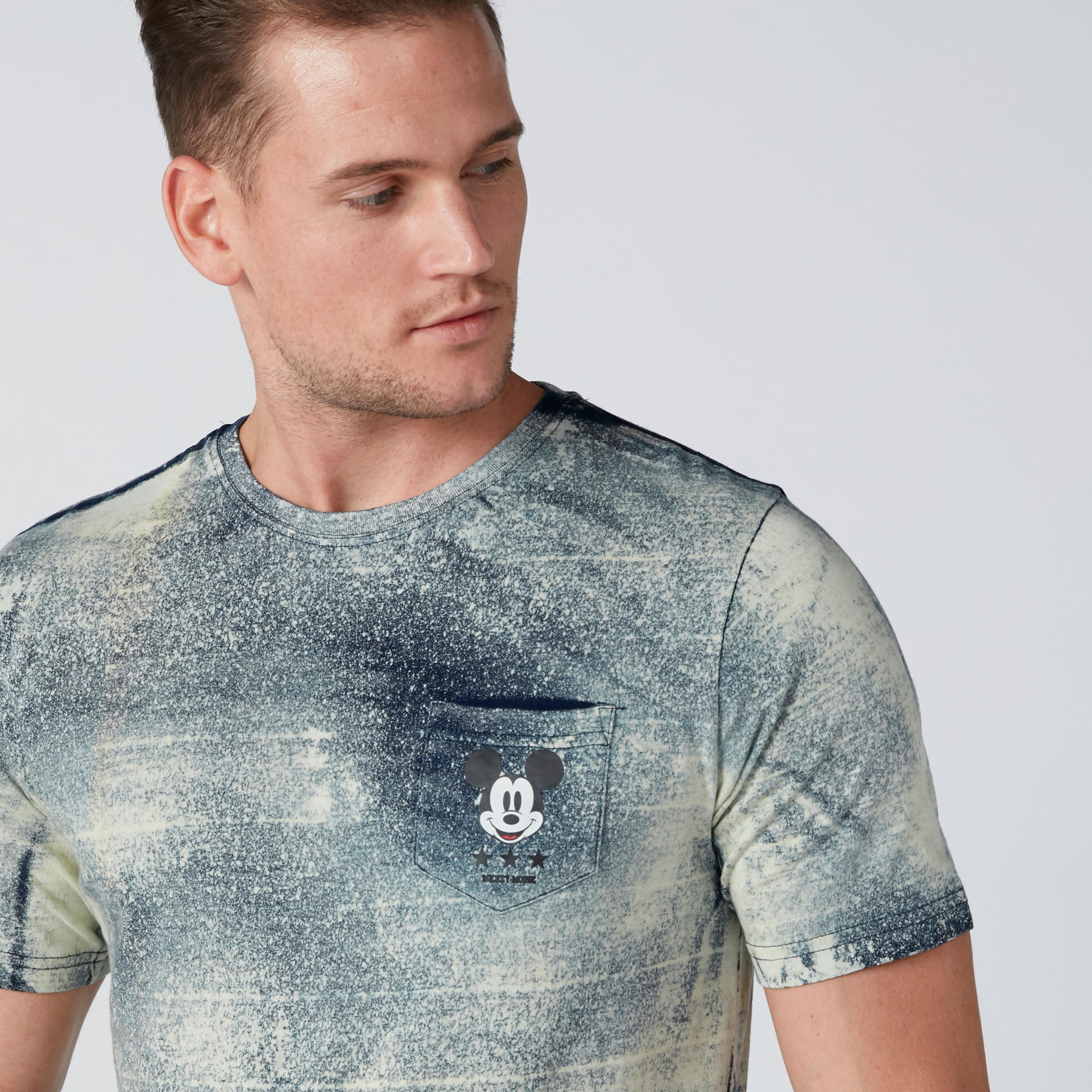 تيشيرت بأكمام قصيرة وطبعات ميكي ماوس-men-clothing-tshirtsandpolos-tshirts-image-4