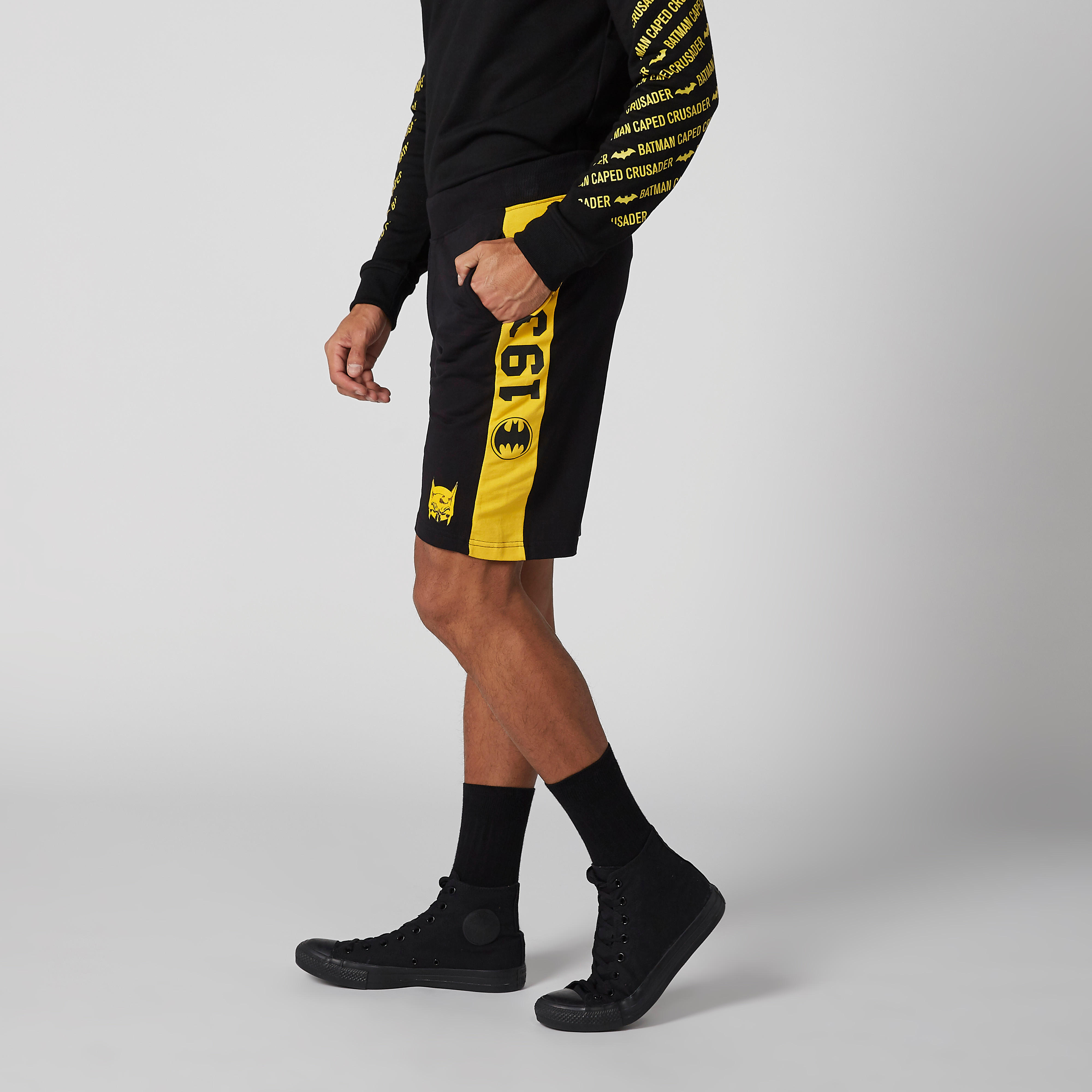 شورت بطبعات باتمان-men-clothing-bottoms-shorts-image-4