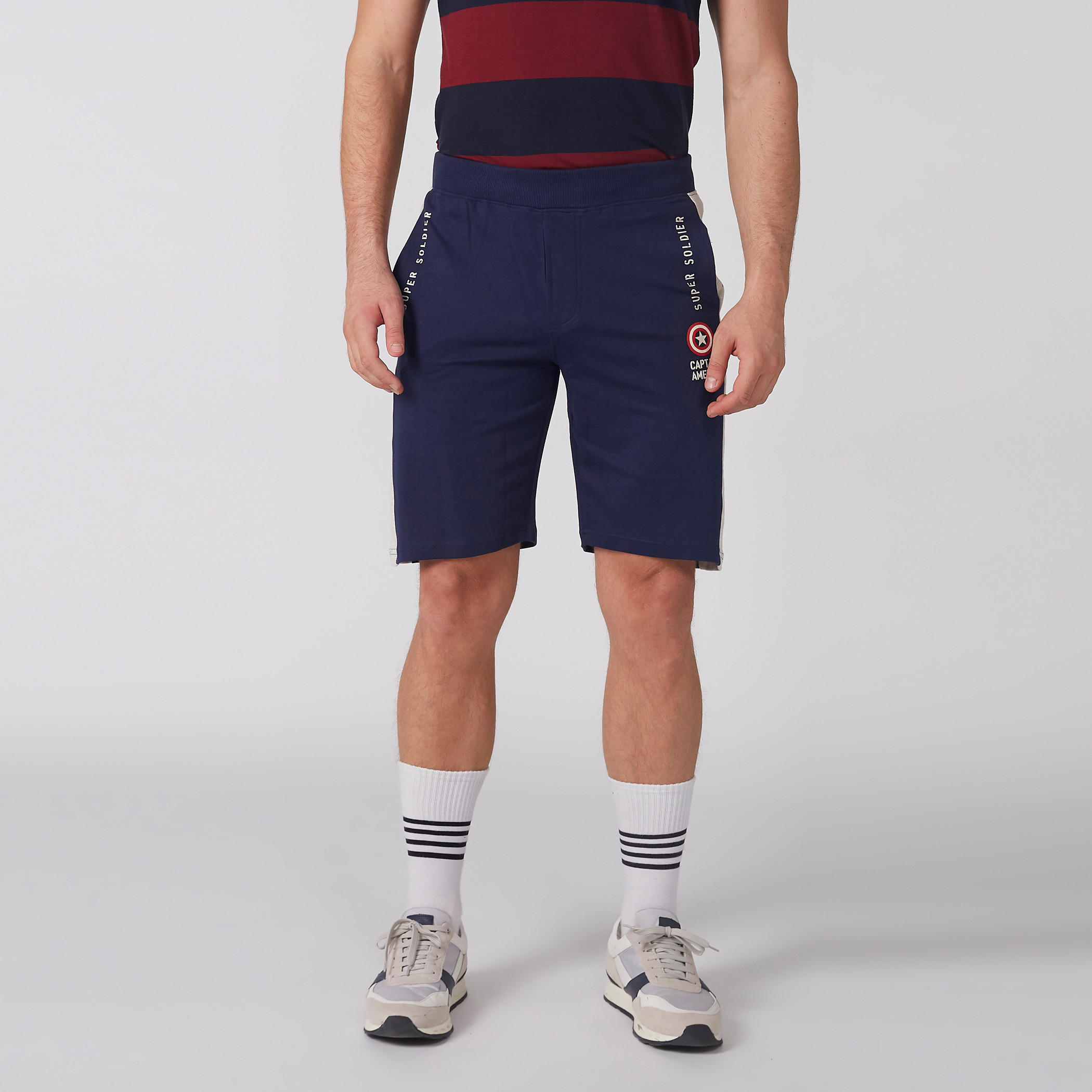 شورت بجيوب وطبعات كابتن أمريكا-men-clothing-bottoms-shorts-image-2