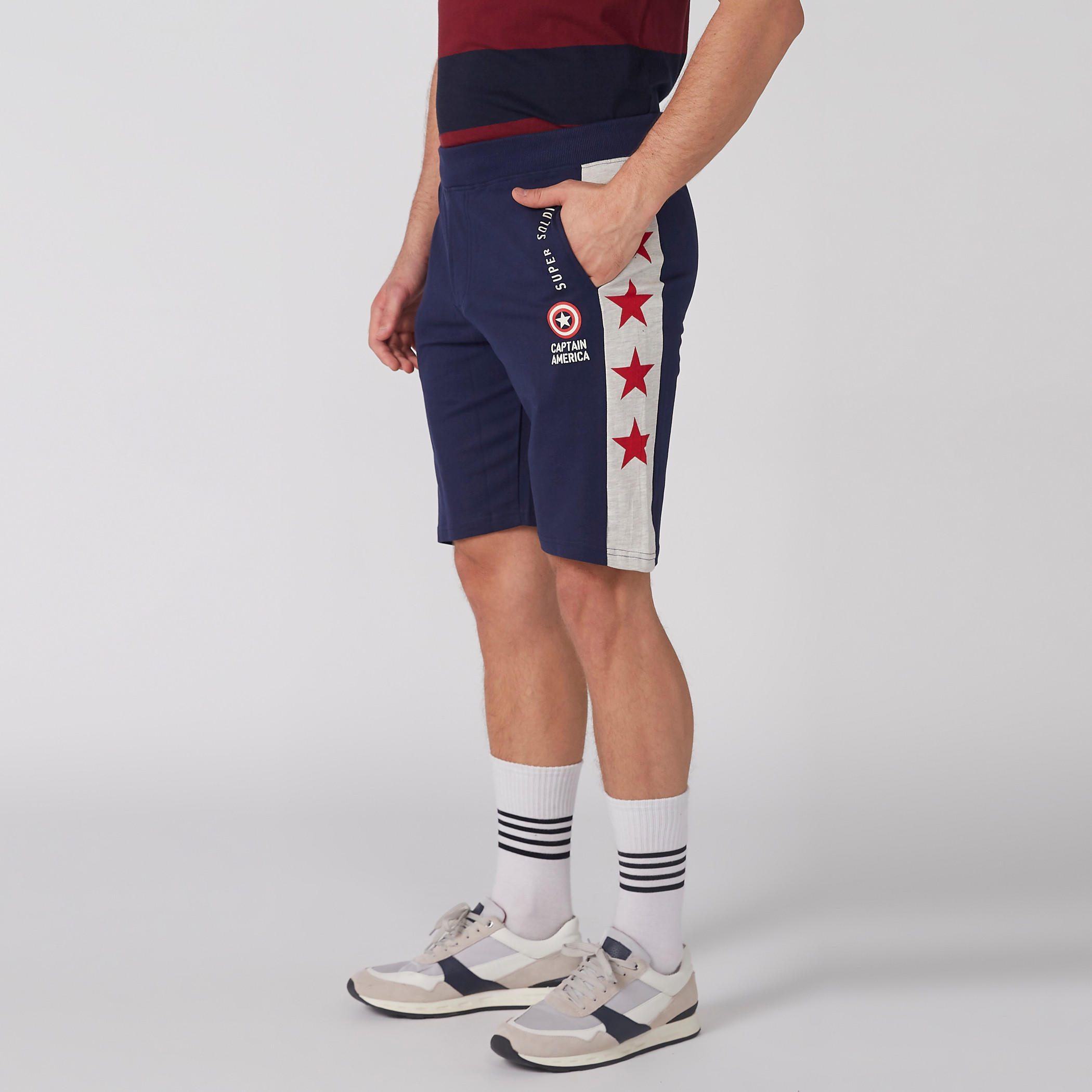 شورت بجيوب وطبعات كابتن أمريكا-men-clothing-bottoms-shorts-image-3