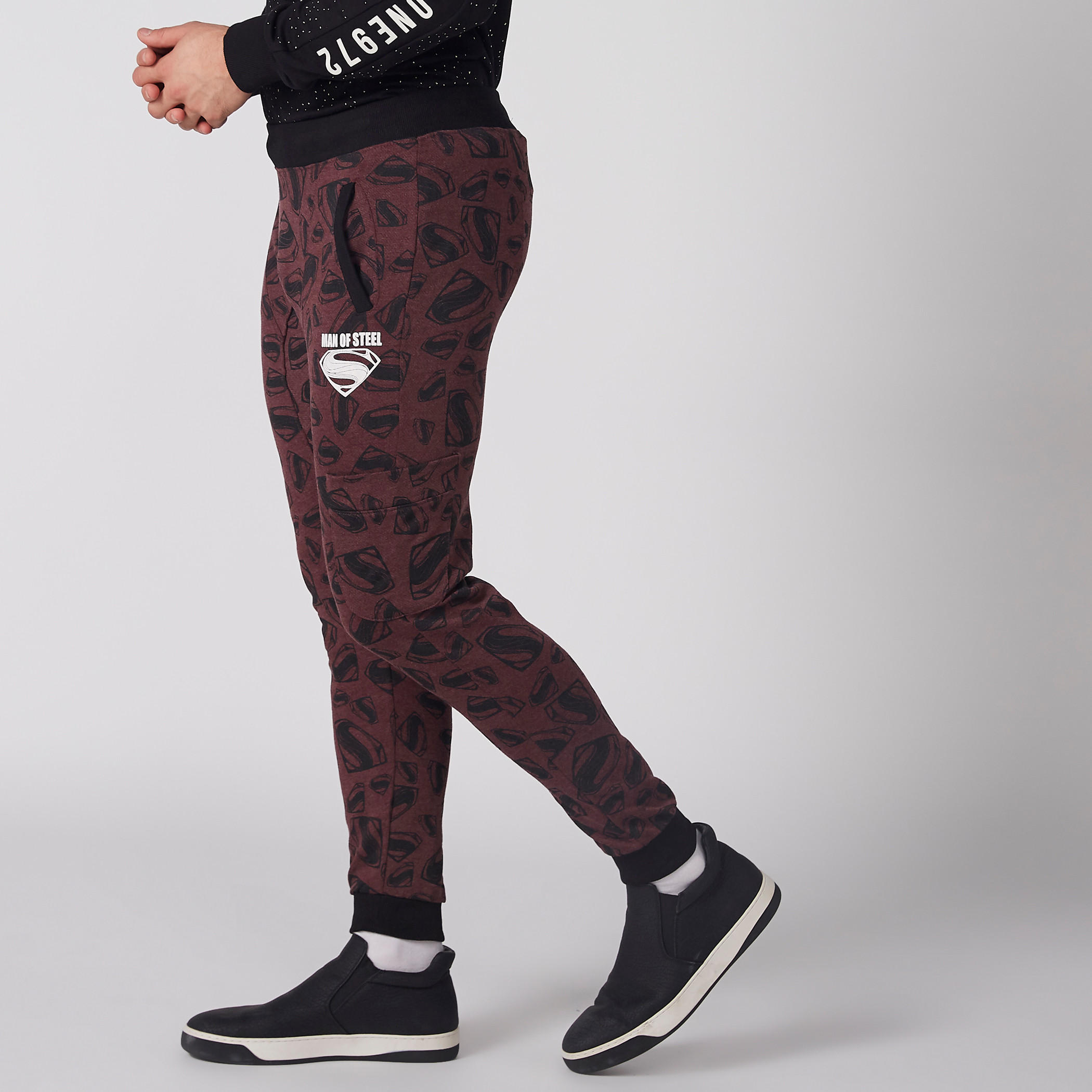 بنطال رياضي برباط وجيوب وطبعات سوبرمان-men-clothing-bottoms-joggers-image-3