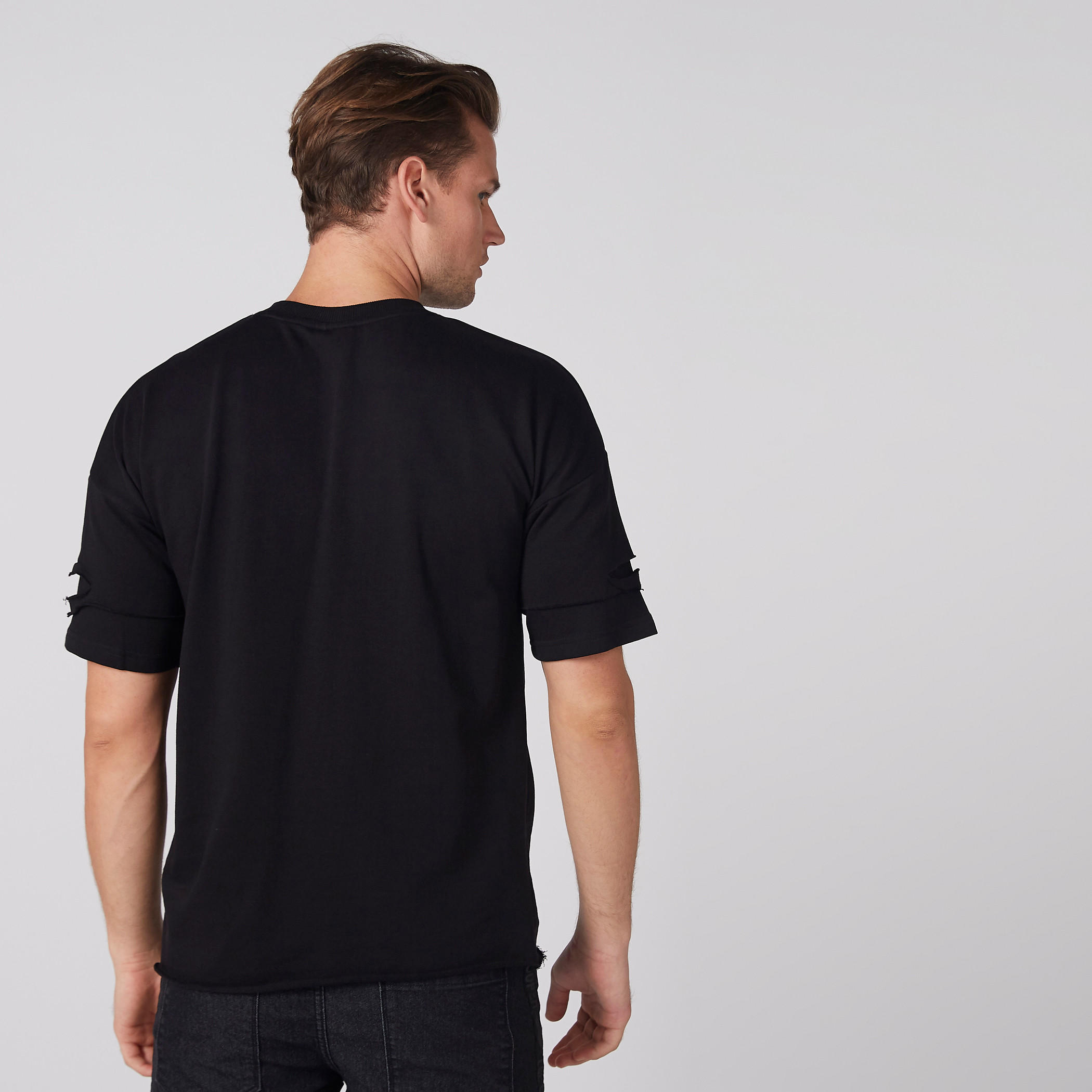 تيشيرت بياقة ضيّقة وأكمام متصلة وطبعات ميكي ماوس-men-clothing-tshirtsandpolos-tshirts-image-4