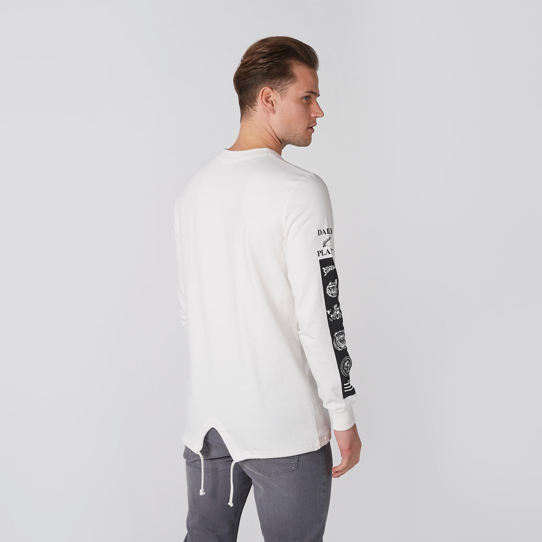 Superman Printed Sweatshirt with Crew Neck and Long Sleeves-men-winterwear-hoodiesandsweatshirts-image-4