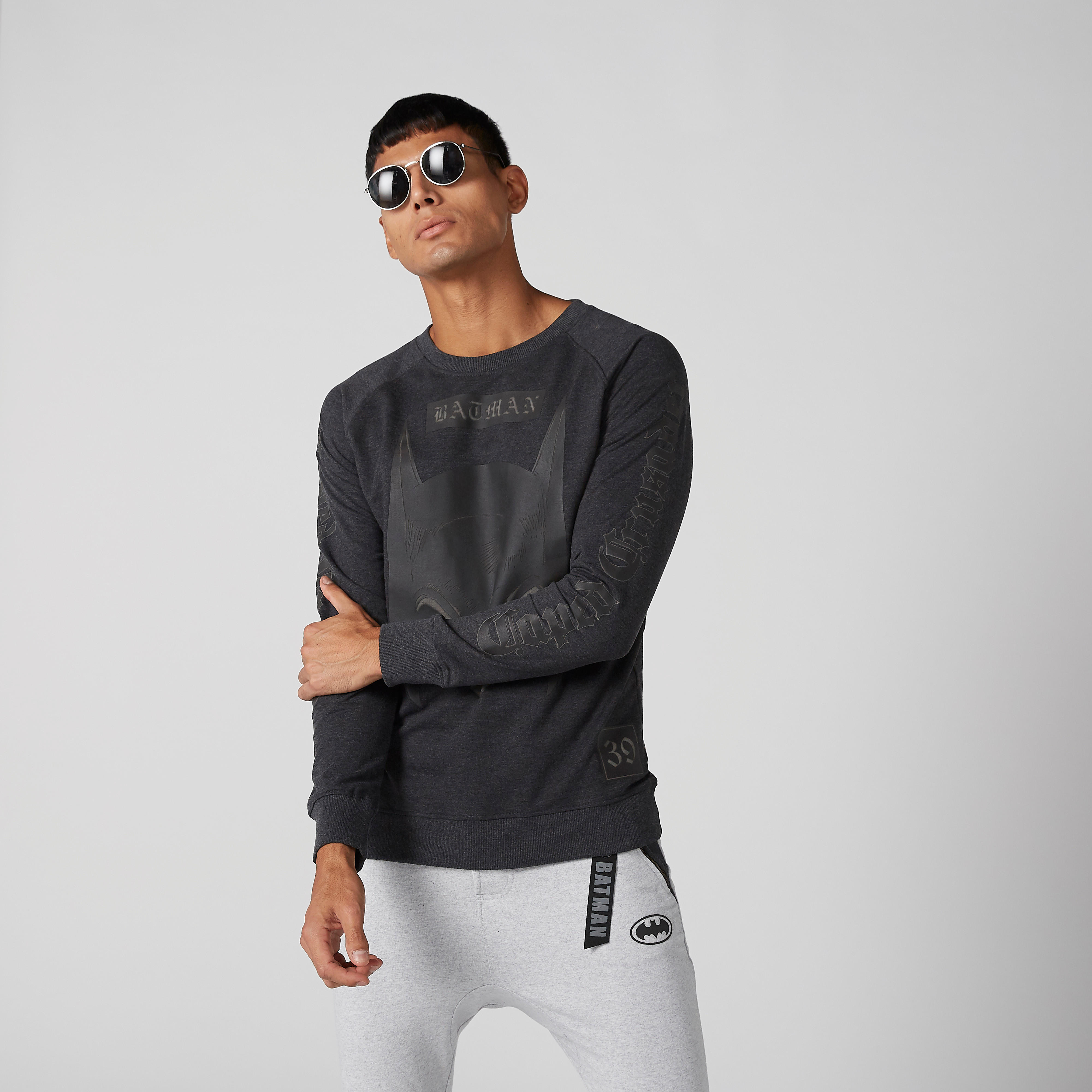 سويت شيرت بأكمام مغايرة وطبعات باتمان-men-winterwear-hoodiesandsweatshirts-image-4