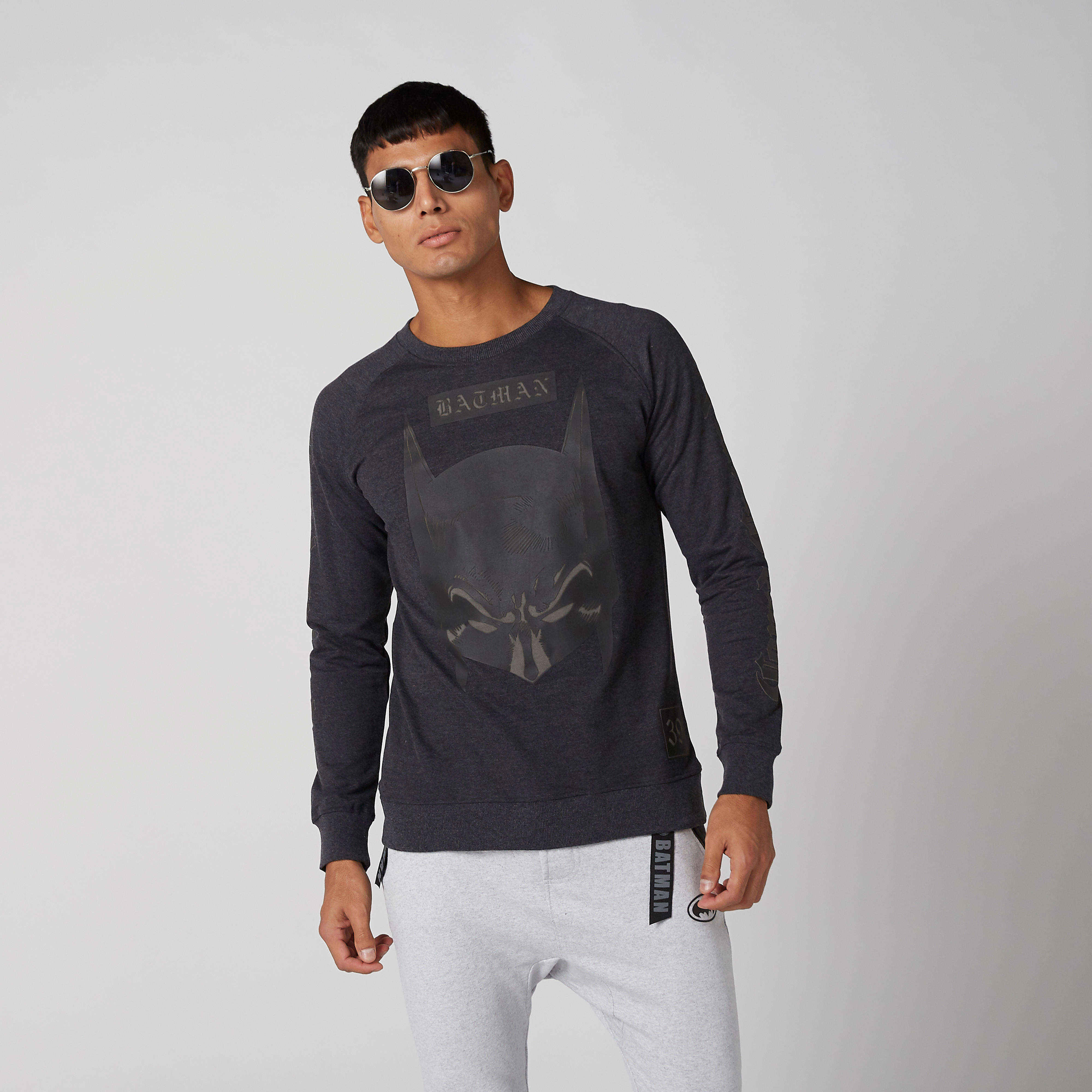 سويت شيرت بأكمام مغايرة وطبعات باتمان-men-winterwear-hoodiesandsweatshirts-image-2