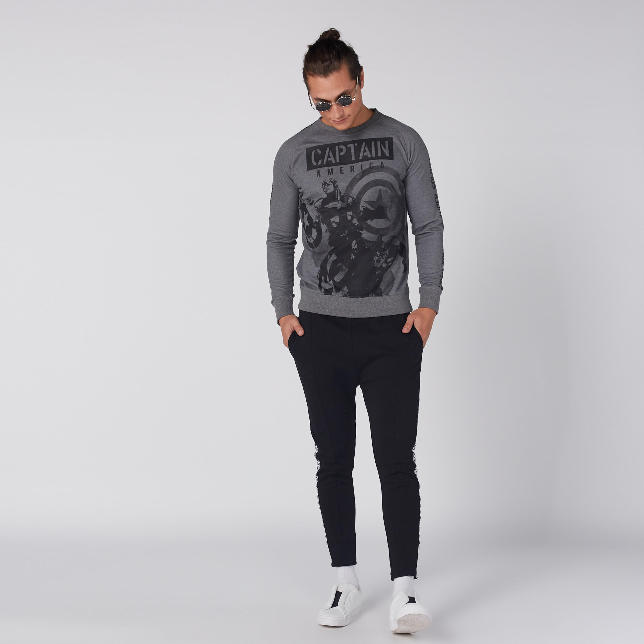 Captain America Printed Sweatshirt with Crew Neck and Long Sleeves-men-winterwear-hoodiesandsweatshirts-image-4