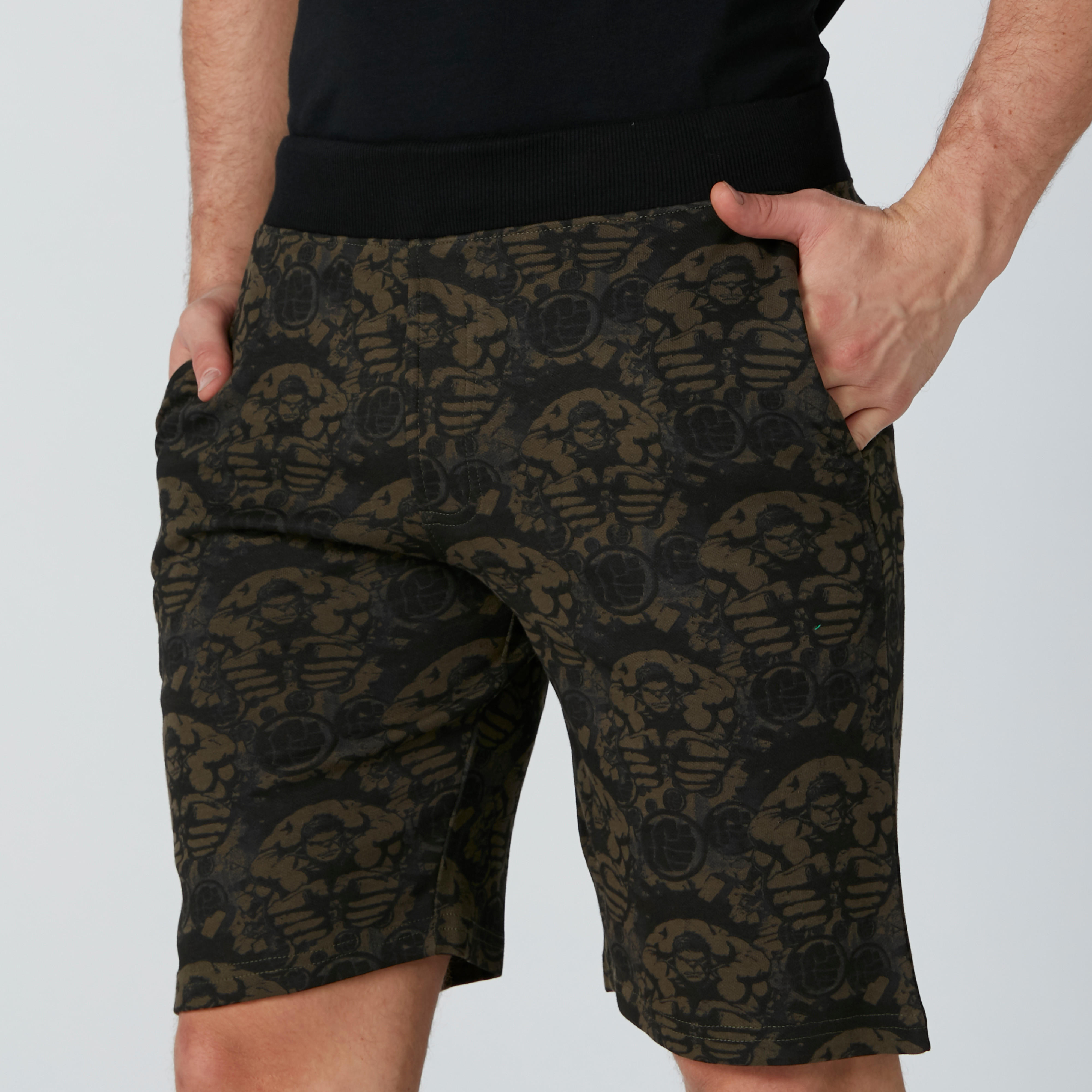 شورت بجيوب وطبعات هالك-men-clothing-bottoms-shorts-image-2