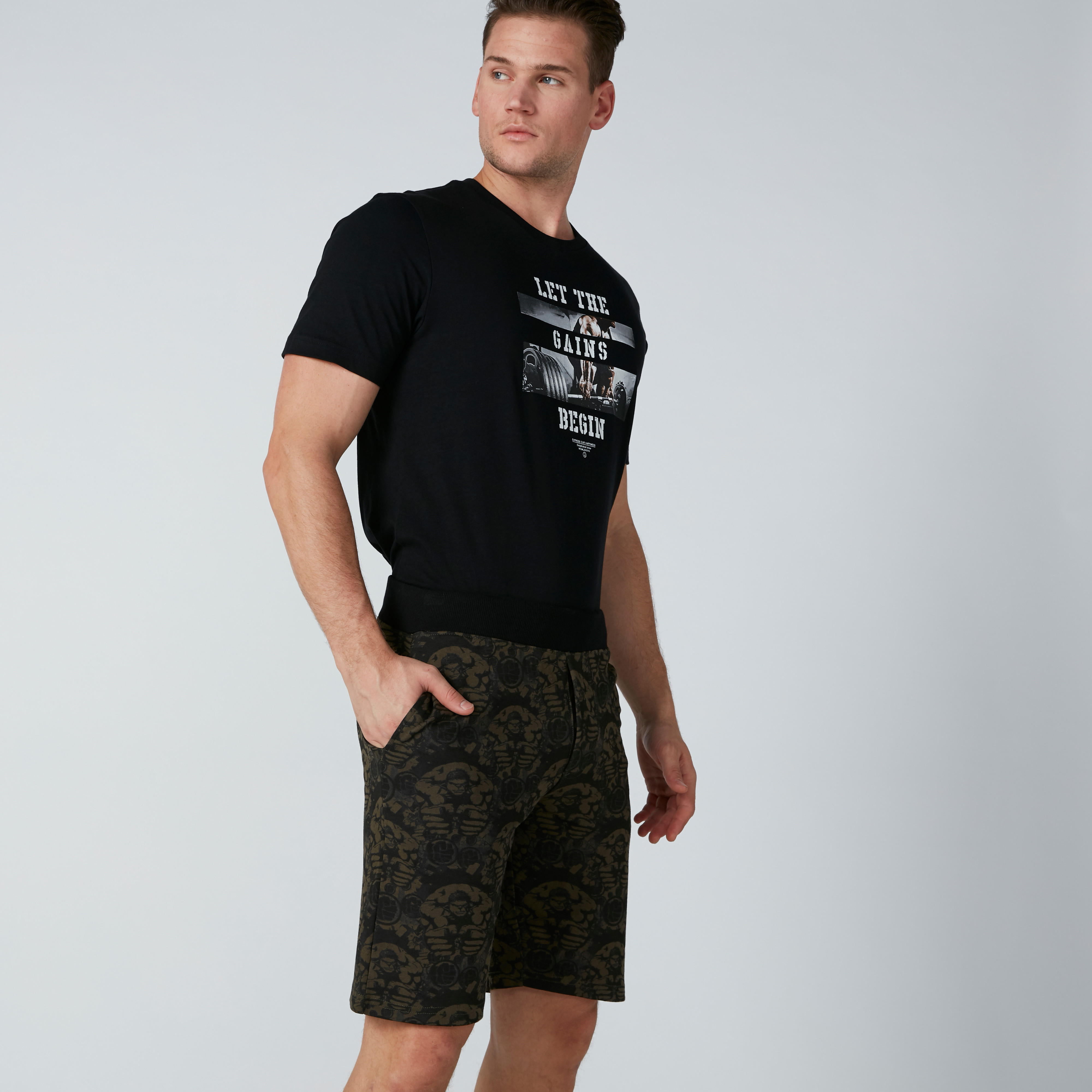 شورت بجيوب وطبعات هالك-men-clothing-bottoms-shorts-image-1