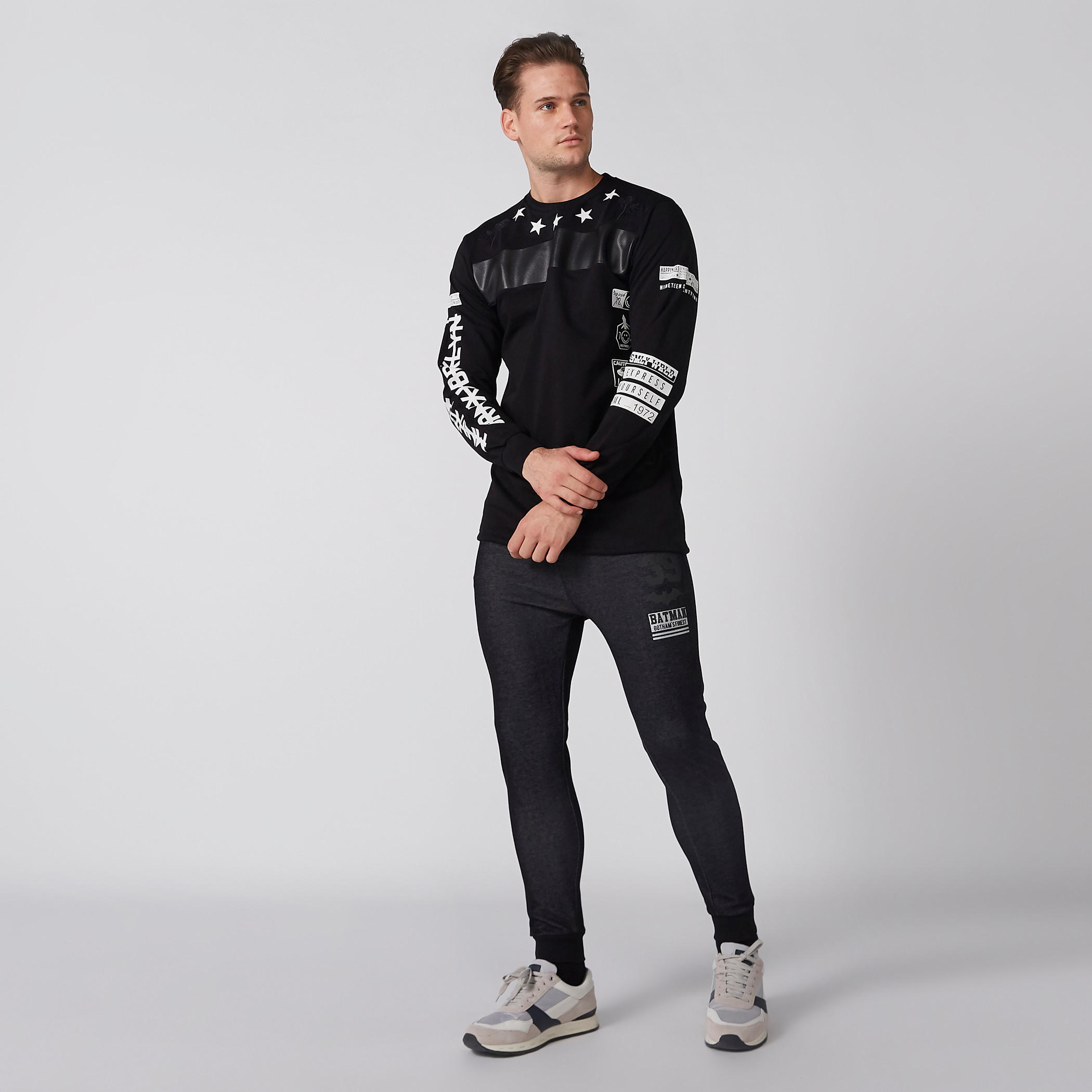 بنطال رياضي بخصر مطّاطي وجيوب وطبعات باتمان-men-clothing-bottoms-joggers-image-2