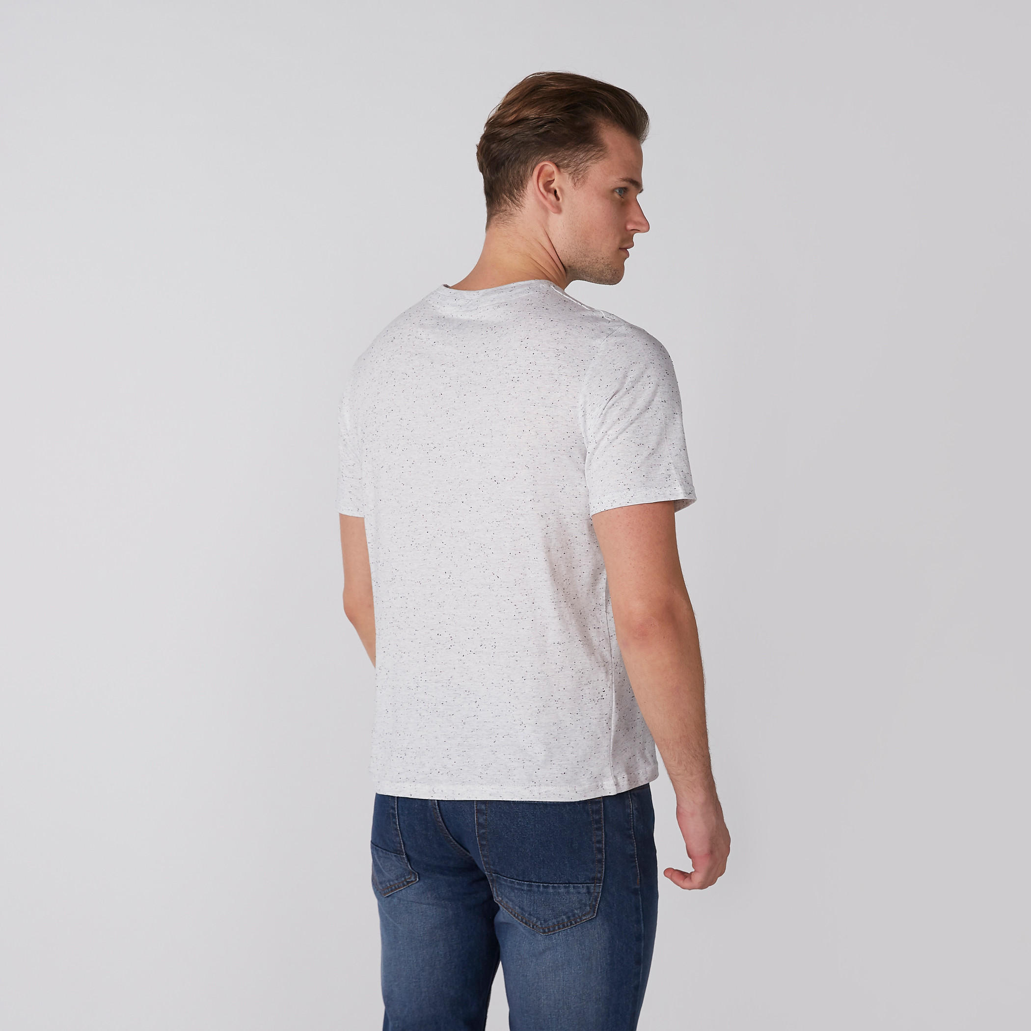 تيشيرت بياقة ضيقة وأكمام قصيرة وطبعات-men-clothing-tshirtsandpolos-tshirts-image-3