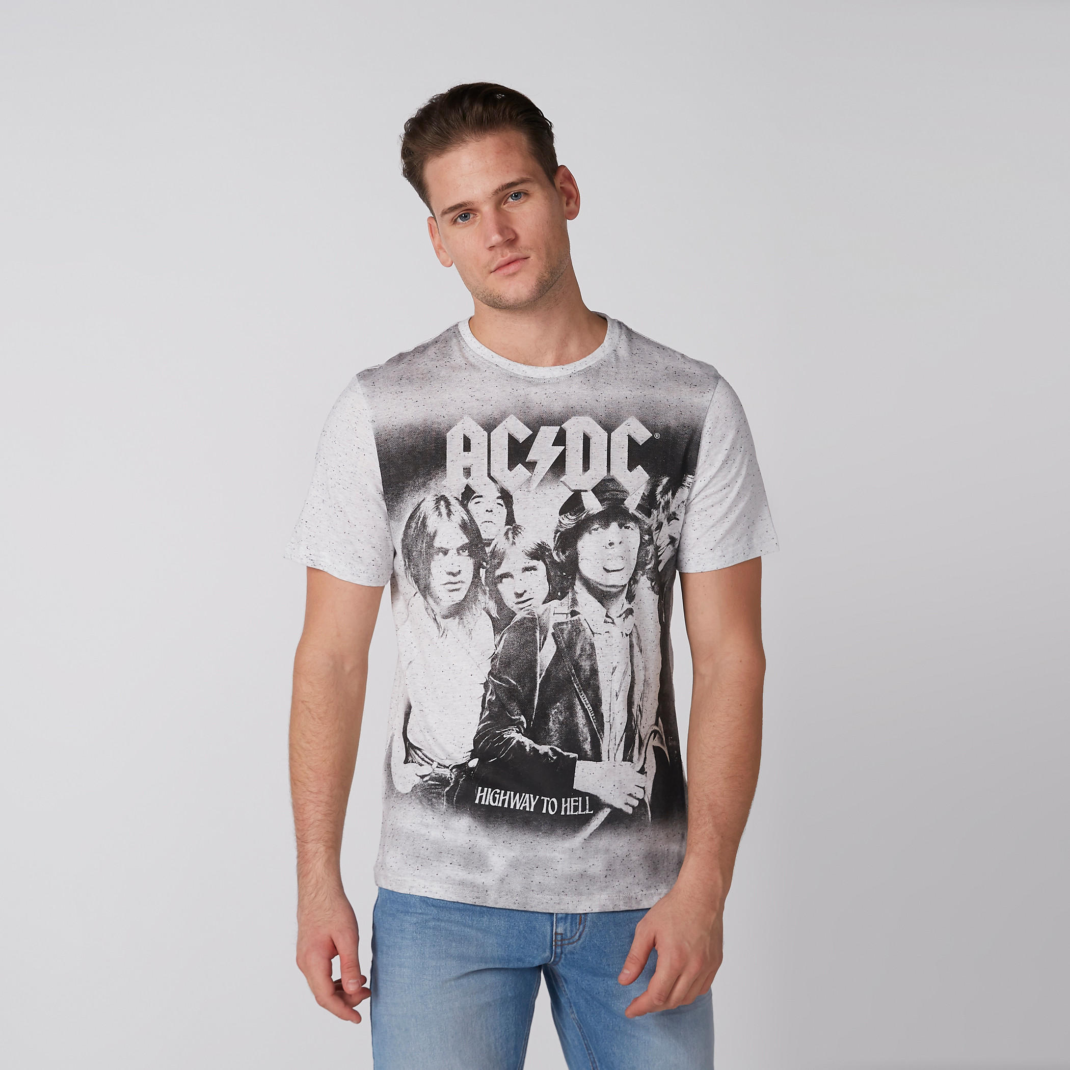 تيشيرت بياقة ضيقة وأكمام قصيرة وطبعات-men-clothing-tshirtsandpolos-tshirts-image-2