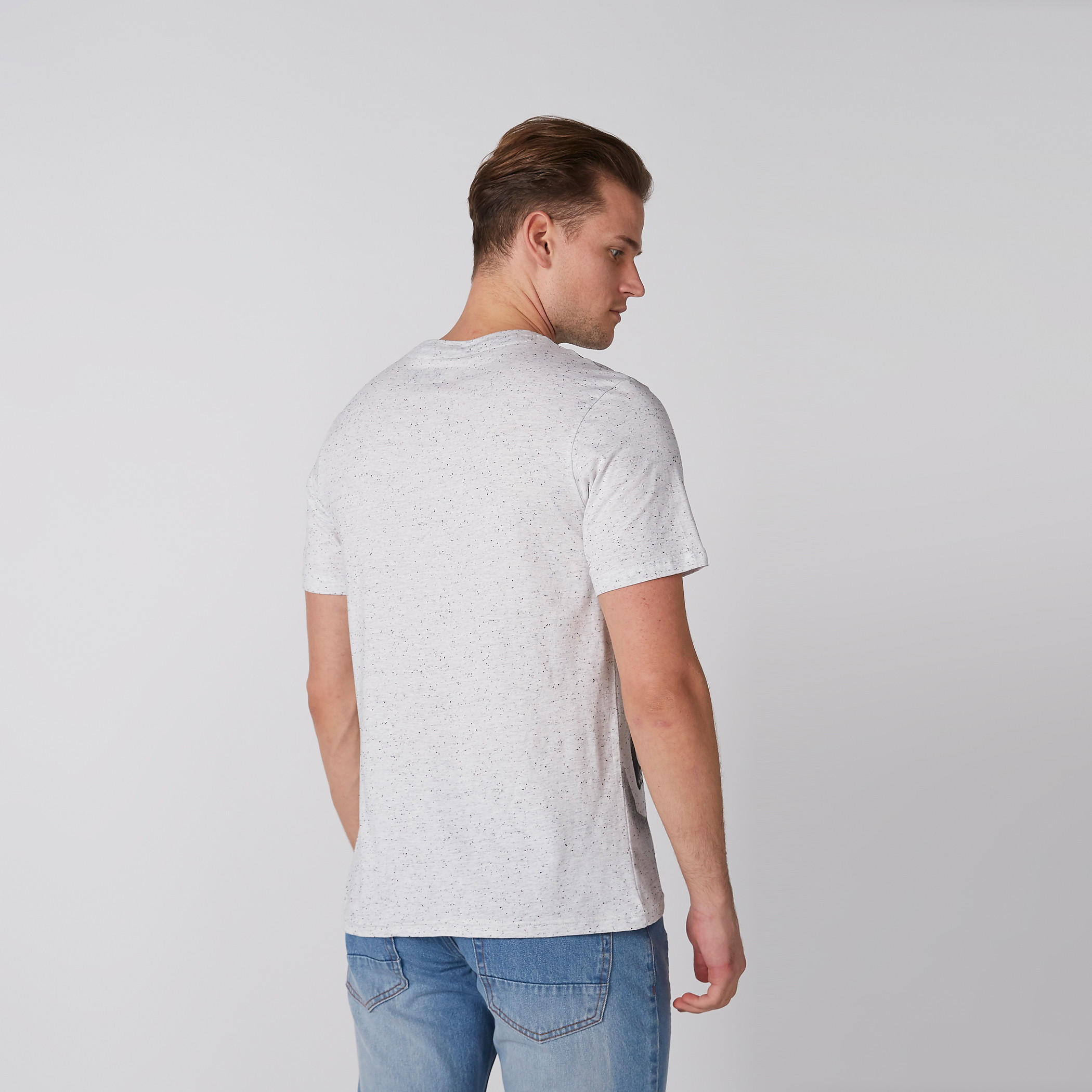 تيشيرت بياقة ضيقة وأكمام قصيرة وطبعات-men-clothing-tshirtsandpolos-tshirts-image-3