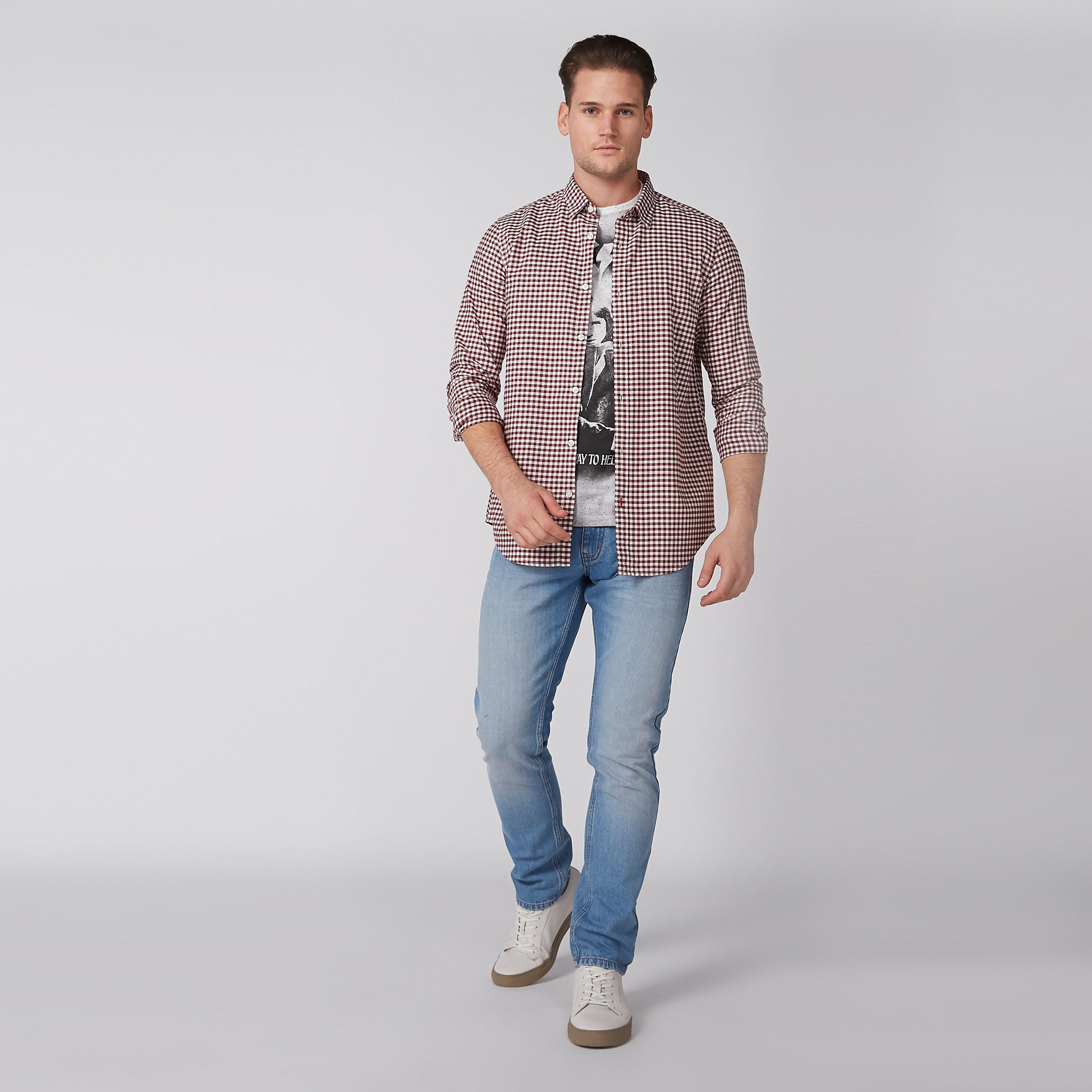 تيشيرت بياقة ضيقة وأكمام قصيرة وطبعات-men-clothing-tshirtsandpolos-tshirts-image-4