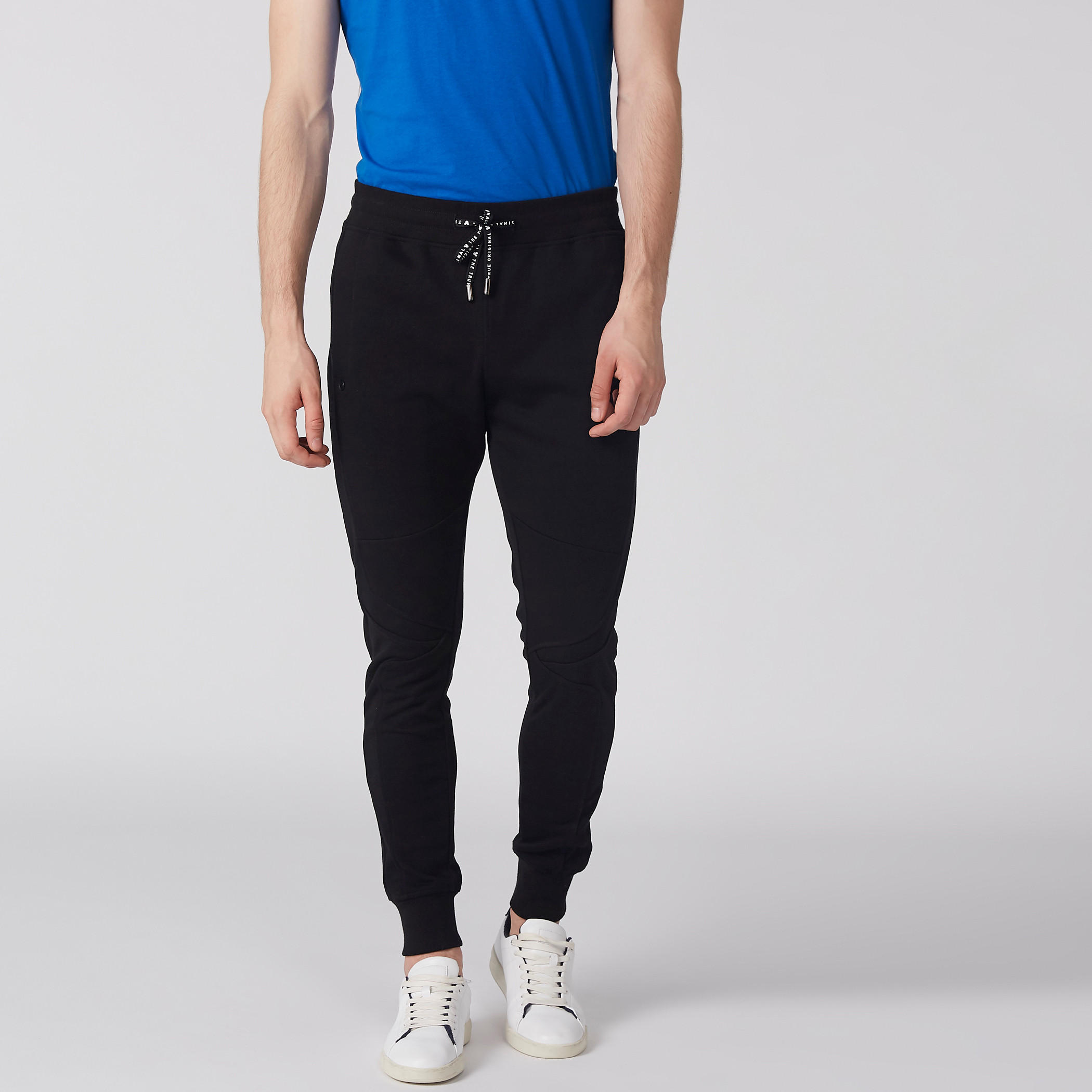 بنطال رياضي طويل بخصر مطاطي برباط-men-clothing-bottoms-joggers-image-1